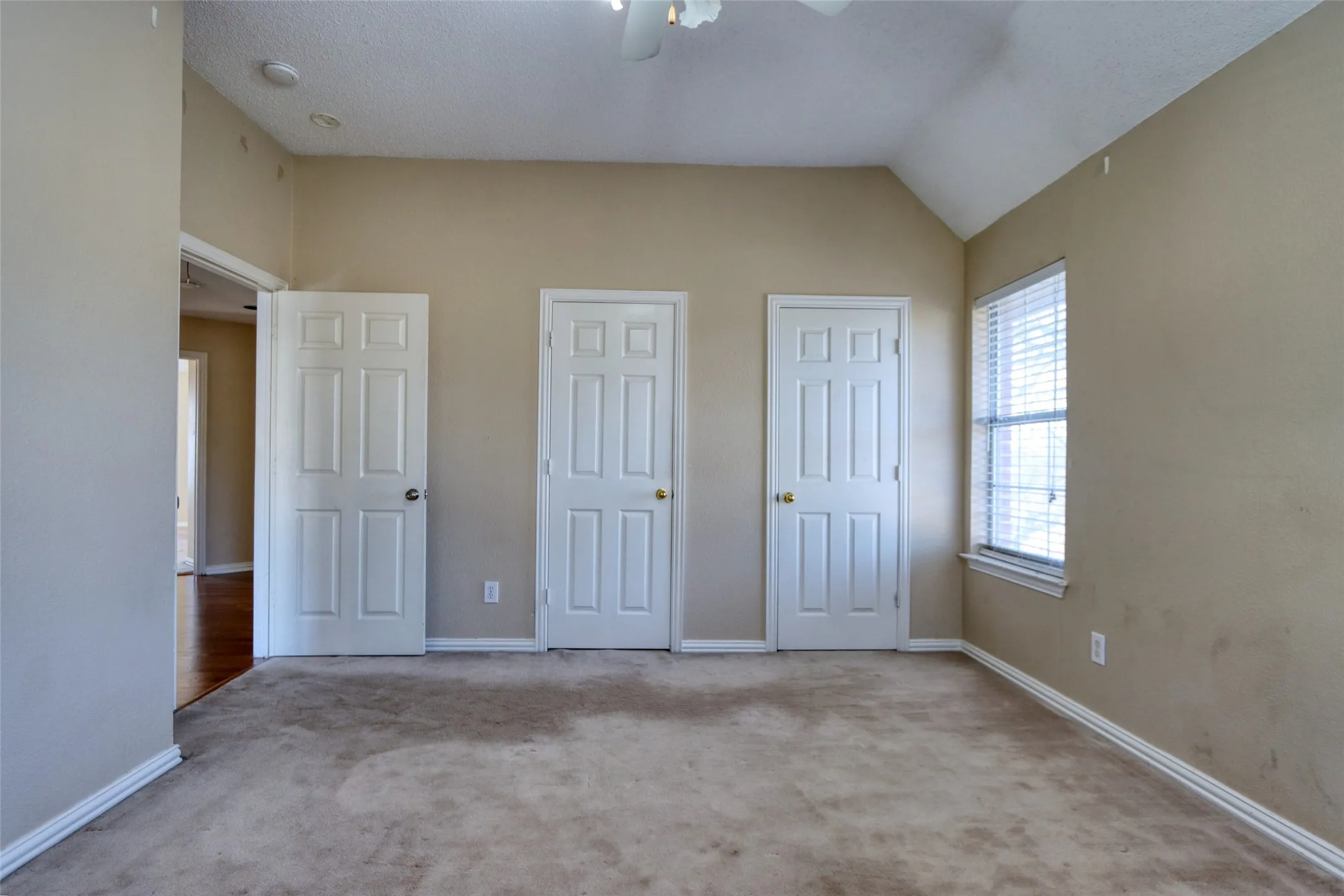 Single Family Residence For Sale in Dallas County , 6521 Lynch Lane, Garland, Texas 75044, 5 Bedroom, 4 Bathroom, 2 Garage spaces, 3,508 Sqft, built in 1993, mls#21163465, Real Estate Agent in Garland, Homes For Sale in Dallas county, Homes For Sale in Garland, Realtor in Garland Texas, Real Estate Brokerage Independent Realty Texas, Luminita Cordes Realtor