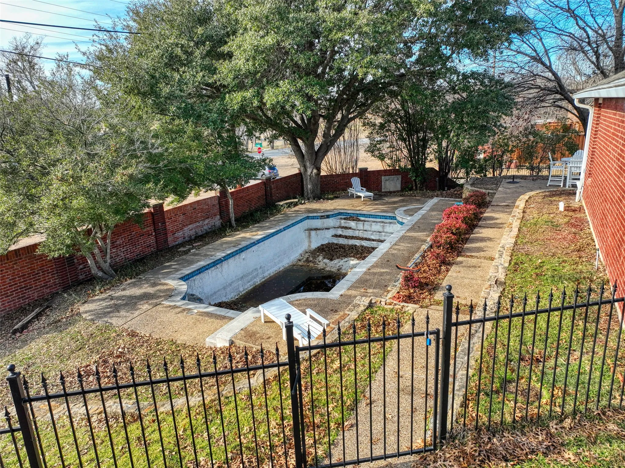 Single Family Residence For Sale in Dallas County , 6521 Lynch Lane, Garland, Texas 75044, 5 Bedroom, 4 Bathroom, 2 Garage spaces, 3,508 Sqft, built in 1993, mls#21163465, Real Estate Agent in Garland, Homes For Sale in Dallas county, Homes For Sale in Garland, Realtor in Garland Texas, Real Estate Brokerage Independent Realty Texas, Luminita Cordes Realtor