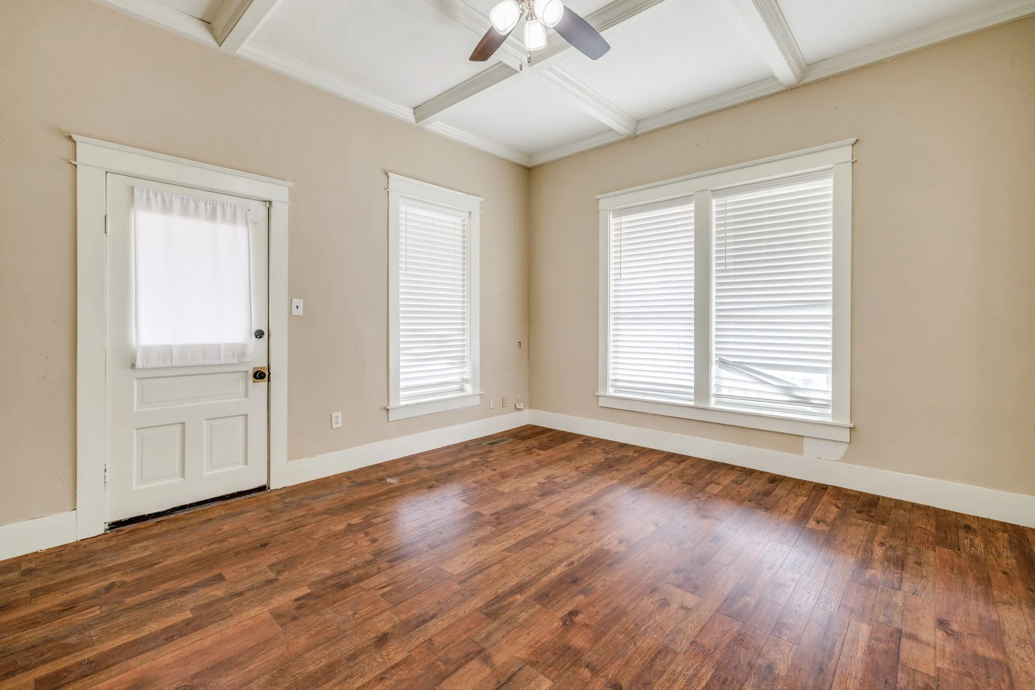 Single Family Residence For Sale in Coleman County , 720 W Pecan Street, Coleman, Texas 76834, 4 Bedroom, 2 Bathroom, Garage spaces, 2,736 Sqft, built in 1940, Preowned, mls#21161552, Real Estate Agent in Coleman, Homes For Sale in Coleman county, Homes For Sale in Coleman, Realtor in Coleman Texas, Real Estate Brokerage Independent Realty Texas, Luminita Cordes Realtor