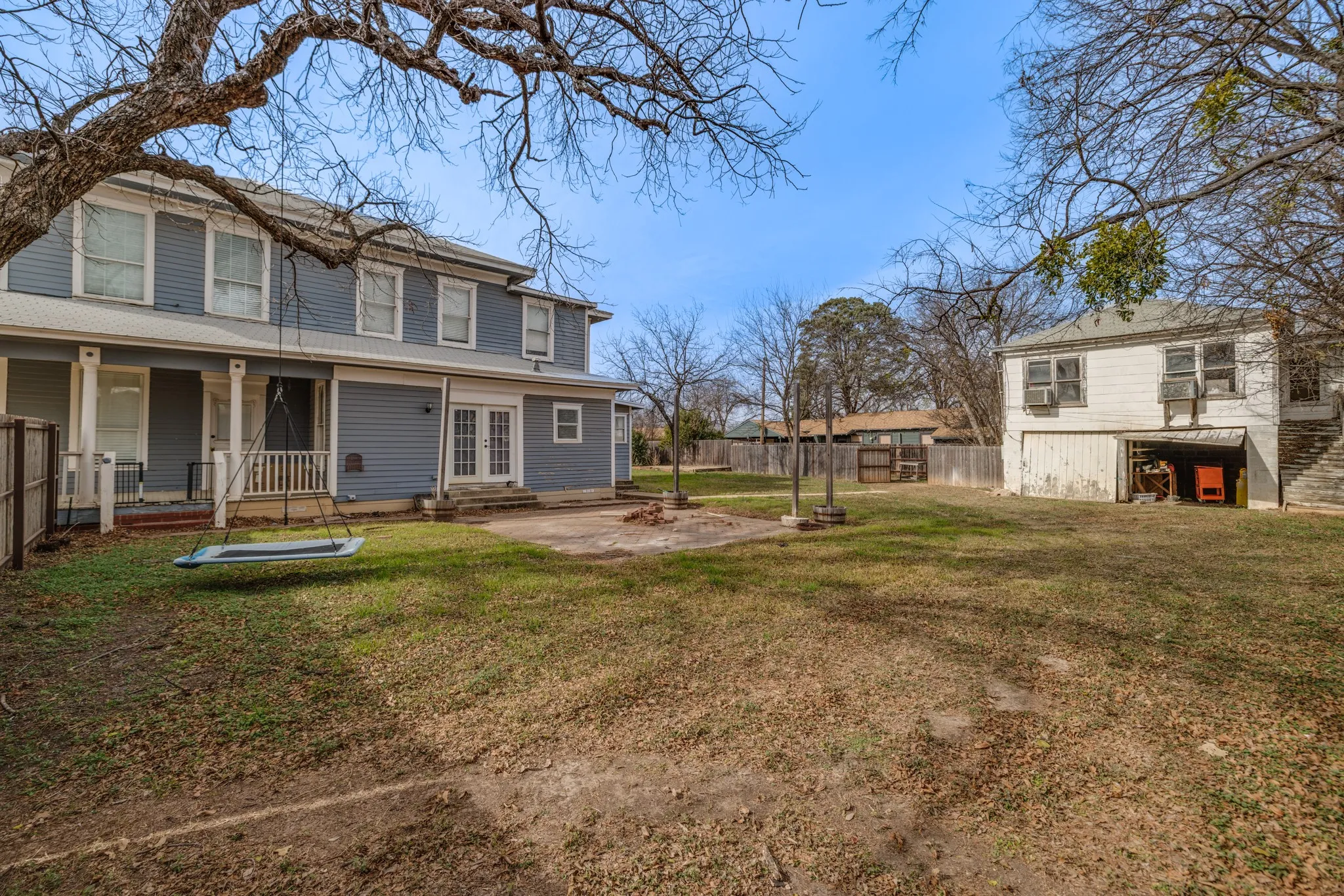 Single Family Residence For Sale in Coleman County , 720 W Pecan Street, Coleman, Texas 76834, 4 Bedroom, 2 Bathroom, Garage spaces, 2,736 Sqft, built in 1940, Preowned, mls#21161552, Real Estate Agent in Coleman, Homes For Sale in Coleman county, Homes For Sale in Coleman, Realtor in Coleman Texas, Real Estate Brokerage Independent Realty Texas, Luminita Cordes Realtor