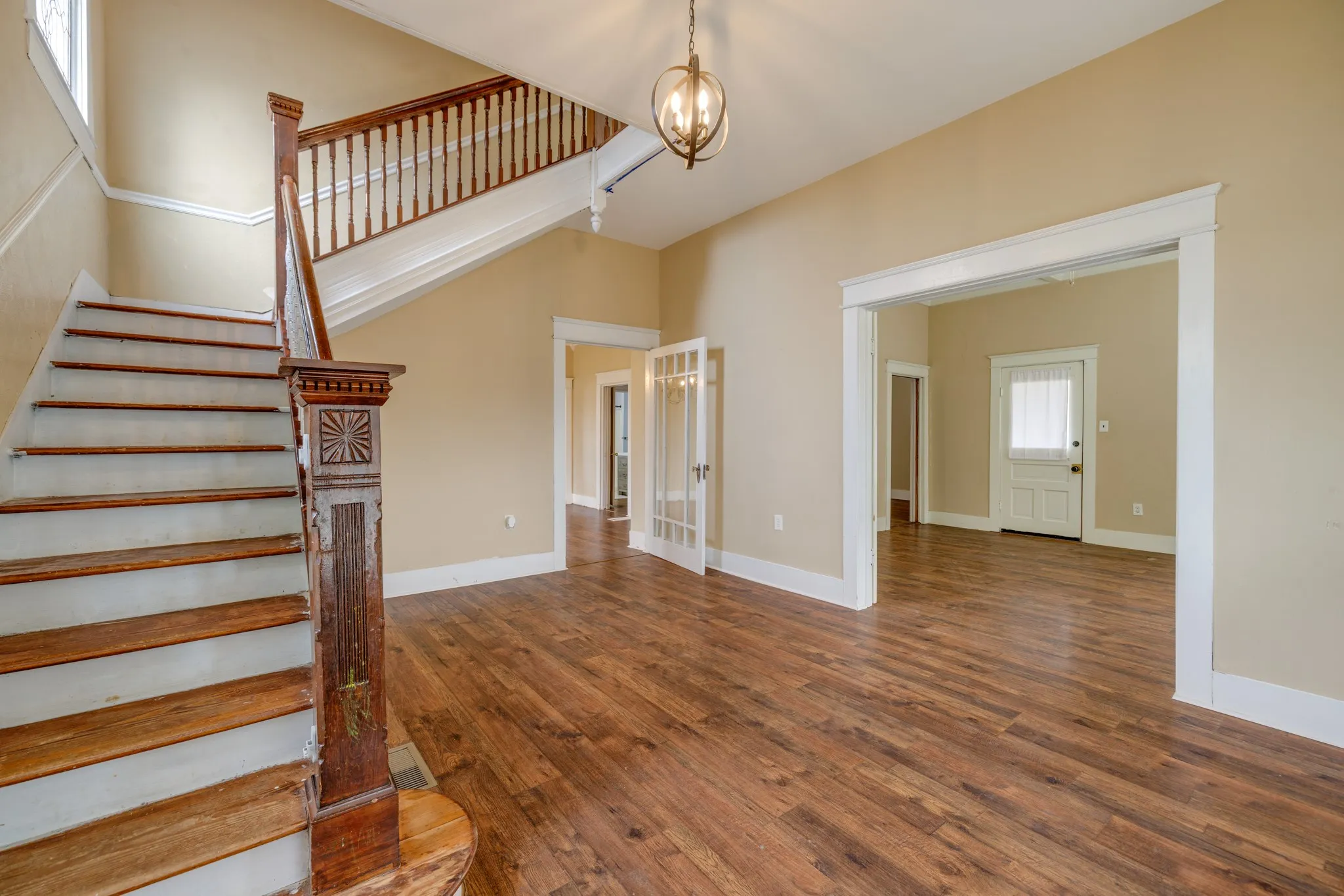 Single Family Residence For Sale in Coleman County , 720 W Pecan Street, Coleman, Texas 76834, 4 Bedroom, 2 Bathroom, Garage spaces, 2,736 Sqft, built in 1940, Preowned, mls#21161552, Real Estate Agent in Coleman, Homes For Sale in Coleman county, Homes For Sale in Coleman, Realtor in Coleman Texas, Real Estate Brokerage Independent Realty Texas, Luminita Cordes Realtor
