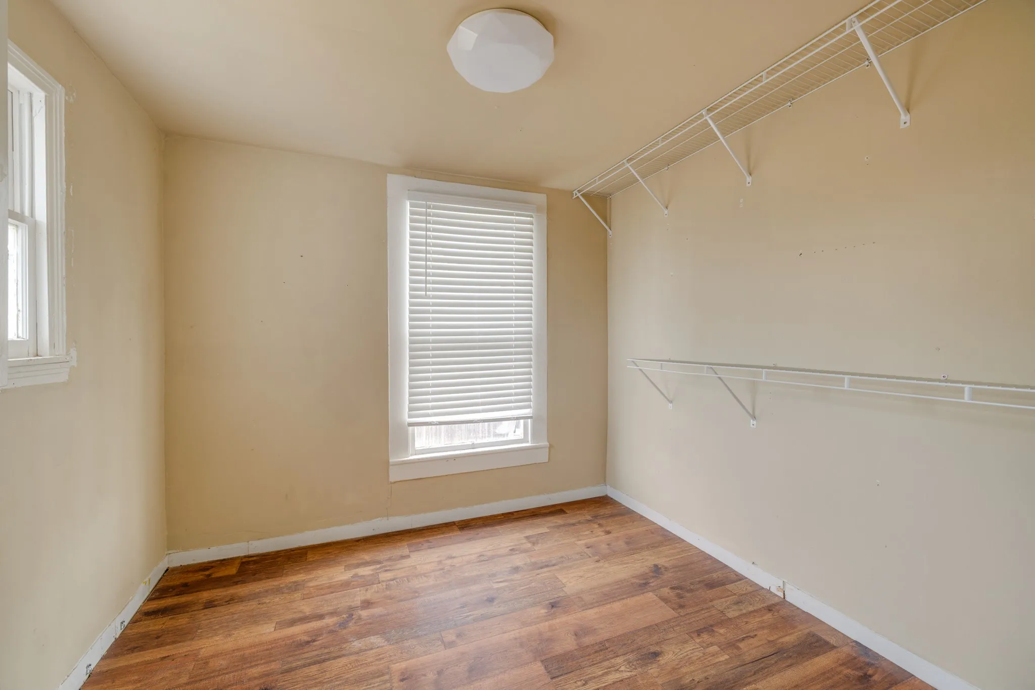 Single Family Residence For Sale in Coleman County , 720 W Pecan Street, Coleman, Texas 76834, 4 Bedroom, 2 Bathroom, Garage spaces, 2,736 Sqft, built in 1940, Preowned, mls#21161552, Real Estate Agent in Coleman, Homes For Sale in Coleman county, Homes For Sale in Coleman, Realtor in Coleman Texas, Real Estate Brokerage Independent Realty Texas, Luminita Cordes Realtor