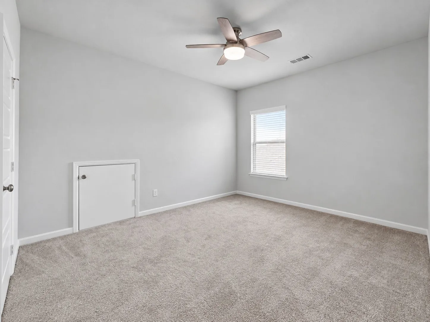 Single Family Residence For Sale in Kaufman County , 2315 Kirkstall Way, Forney, Texas 75126, 3 Bedroom, 3 Bathroom, 2 Garage spaces, 2,327 Sqft, built in 2022, Preowned, mls#21163046, Real Estate Agent in Forney, Homes For Sale in Kaufman county, Homes For Sale in Forney, Realtor in Forney Texas, Real Estate Brokerage Independent Realty Texas, Luminita Cordes Realtor