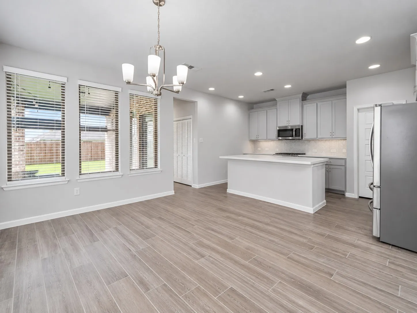 Single Family Residence For Sale in Kaufman County , 2315 Kirkstall Way, Forney, Texas 75126, 3 Bedroom, 3 Bathroom, 2 Garage spaces, 2,327 Sqft, built in 2022, Preowned, mls#21163046, Real Estate Agent in Forney, Homes For Sale in Kaufman county, Homes For Sale in Forney, Realtor in Forney Texas, Real Estate Brokerage Independent Realty Texas, Luminita Cordes Realtor