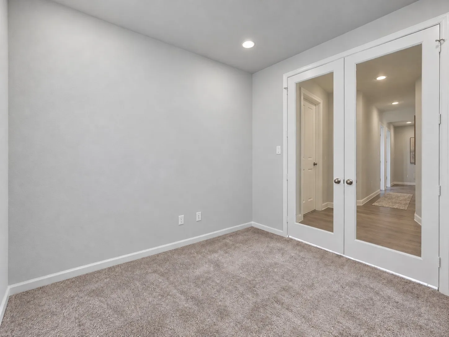 Single Family Residence For Sale in Kaufman County , 2315 Kirkstall Way, Forney, Texas 75126, 3 Bedroom, 3 Bathroom, 2 Garage spaces, 2,327 Sqft, built in 2022, Preowned, mls#21163046, Real Estate Agent in Forney, Homes For Sale in Kaufman county, Homes For Sale in Forney, Realtor in Forney Texas, Real Estate Brokerage Independent Realty Texas, Luminita Cordes Realtor