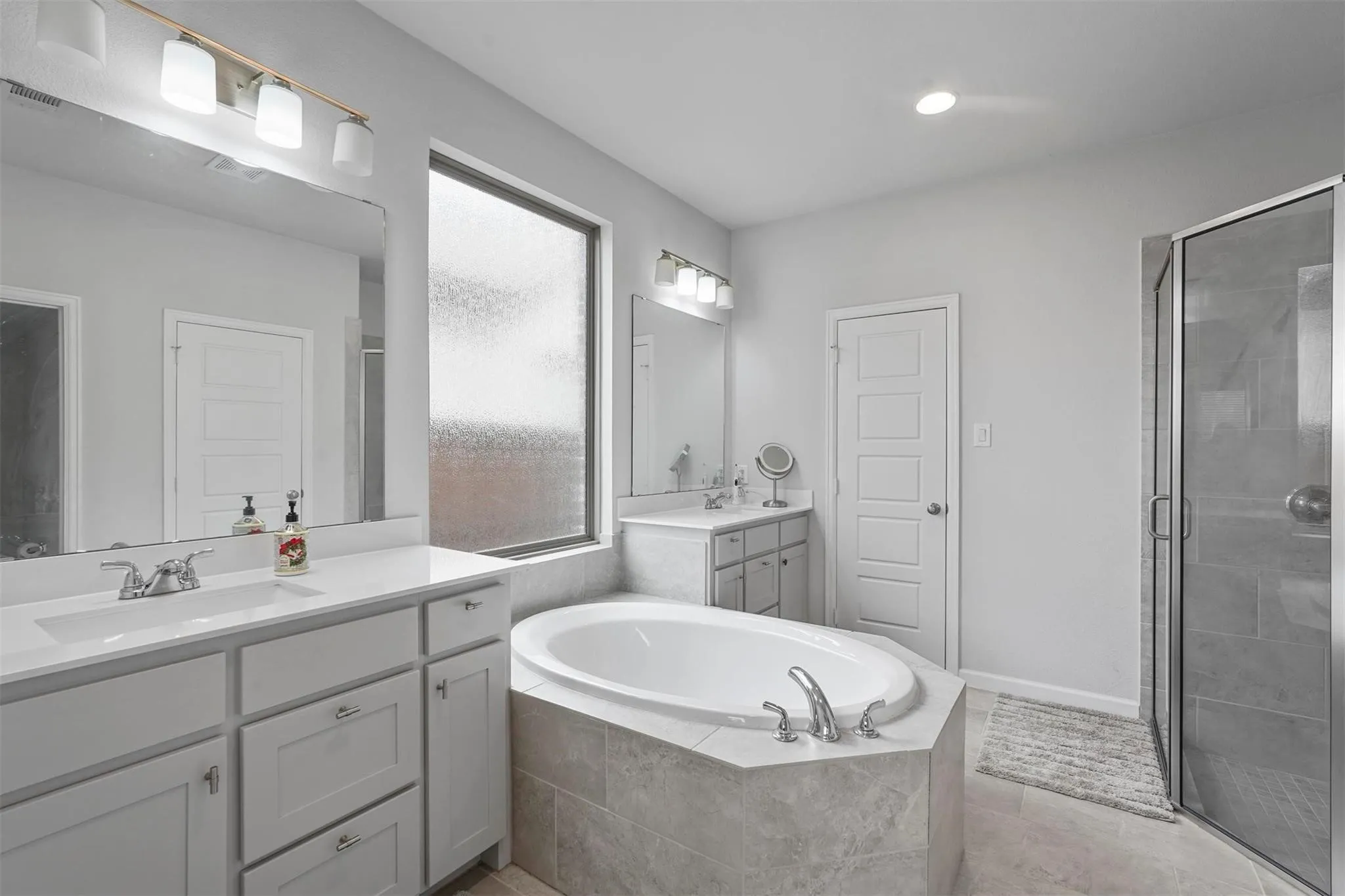 Single Family Residence For Sale in Kaufman County , 2315 Kirkstall Way, Forney, Texas 75126, 3 Bedroom, 3 Bathroom, 2 Garage spaces, 2,327 Sqft, built in 2022, Preowned, mls#21163046, Real Estate Agent in Forney, Homes For Sale in Kaufman county, Homes For Sale in Forney, Realtor in Forney Texas, Real Estate Brokerage Independent Realty Texas, Luminita Cordes Realtor