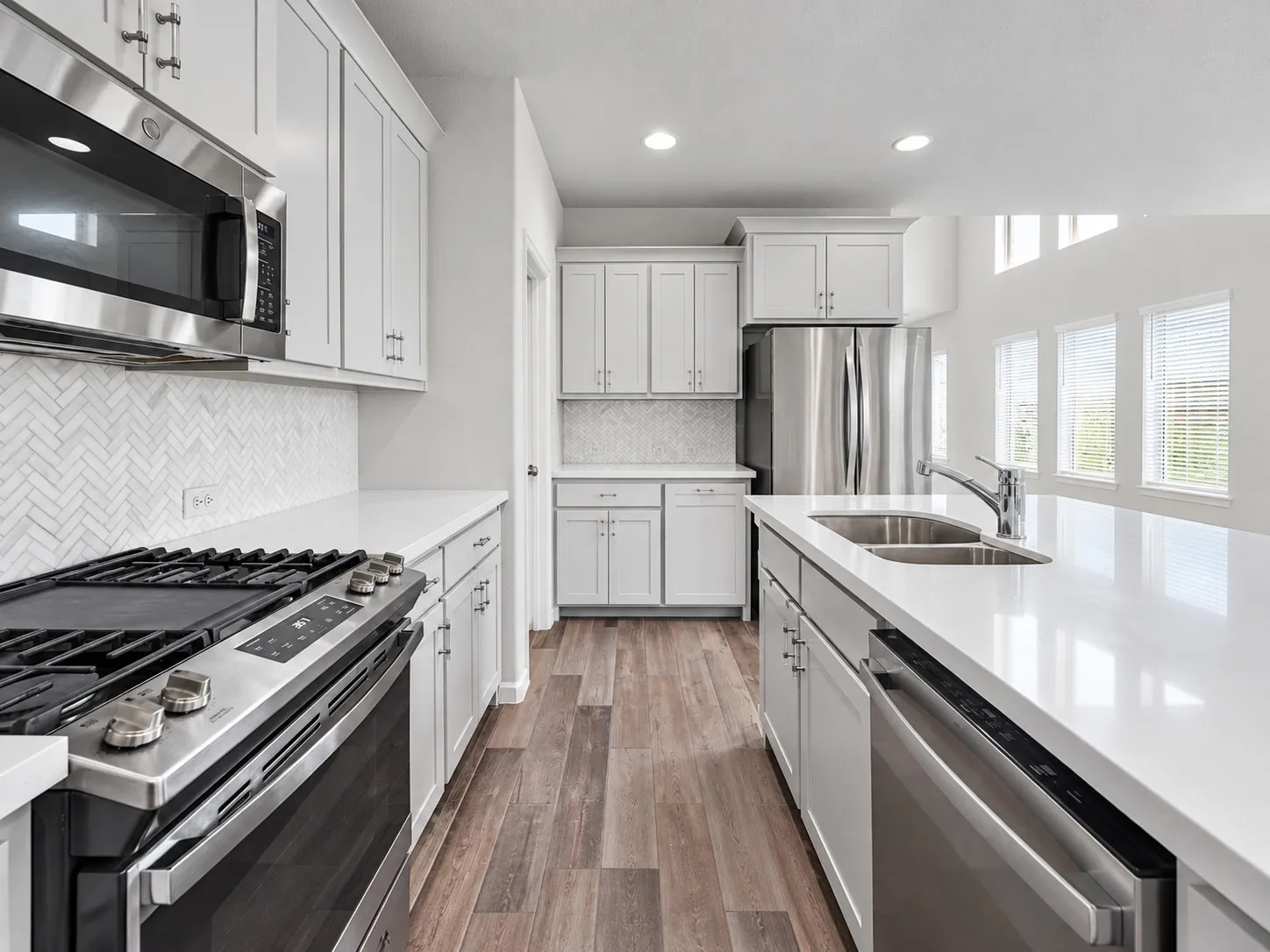 Single Family Residence For Sale in Kaufman County , 2315 Kirkstall Way, Forney, Texas 75126, 3 Bedroom, 3 Bathroom, 2 Garage spaces, 2,327 Sqft, built in 2022, Preowned, mls#21163046, Real Estate Agent in Forney, Homes For Sale in Kaufman county, Homes For Sale in Forney, Realtor in Forney Texas, Real Estate Brokerage Independent Realty Texas, Luminita Cordes Realtor