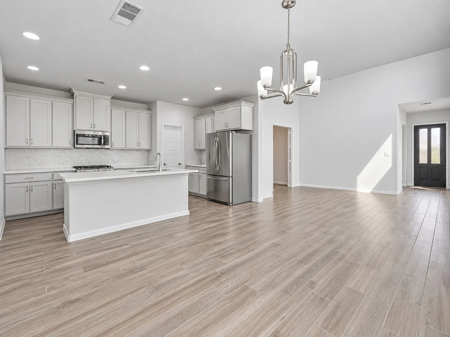 Single Family Residence For Sale in Kaufman County , 2315 Kirkstall Way, Forney, Texas 75126, 3 Bedroom, 3 Bathroom, 2 Garage spaces, 2,327 Sqft, built in 2022, Preowned, mls#21163046, Real Estate Agent in Forney, Homes For Sale in Kaufman county, Homes For Sale in Forney, Realtor in Forney Texas, Real Estate Brokerage Independent Realty Texas, Luminita Cordes Realtor