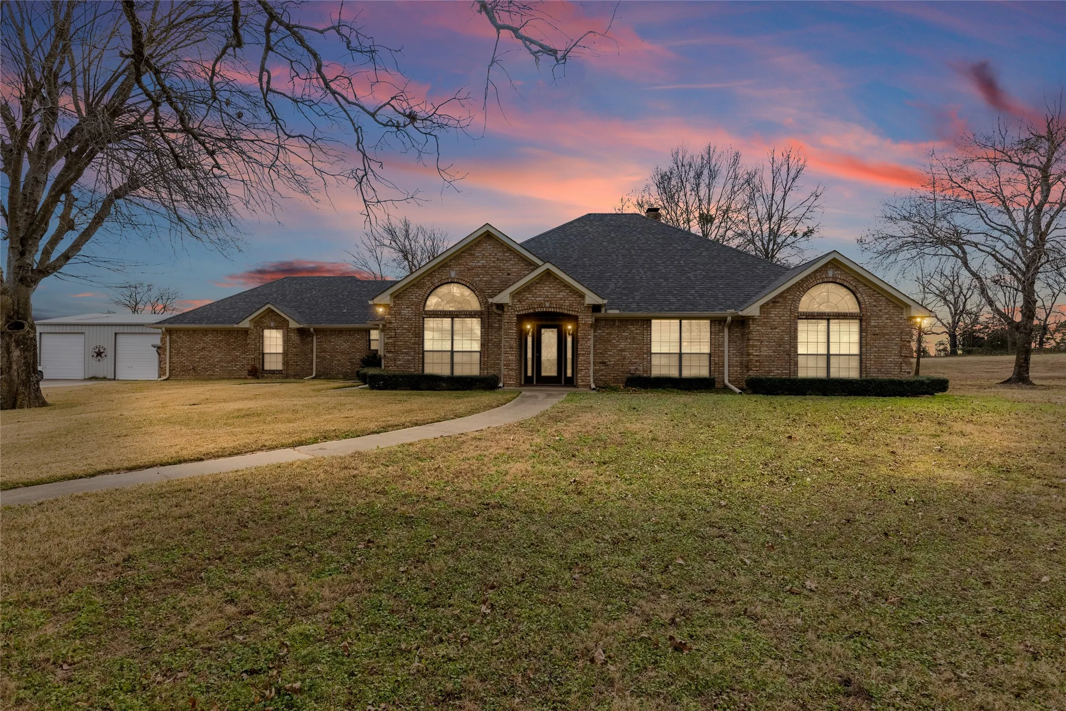 Farm For Sale in Franklin (TX) County , 1127 County Road Sw 3230, Winnsboro, Texas 75494, 3 Bedroom, 4 Bathroom, 2 Garage spaces, 2,857 Sqft, built in 1993, Preowned, mls#21156075, Real Estate Agent in Winnsboro, Homes For Sale in Franklin (TX) county, Homes For Sale in Winnsboro, Realtor in Winnsboro Texas, Real Estate Brokerage Independent Realty Texas, Luminita Cordes Realtor