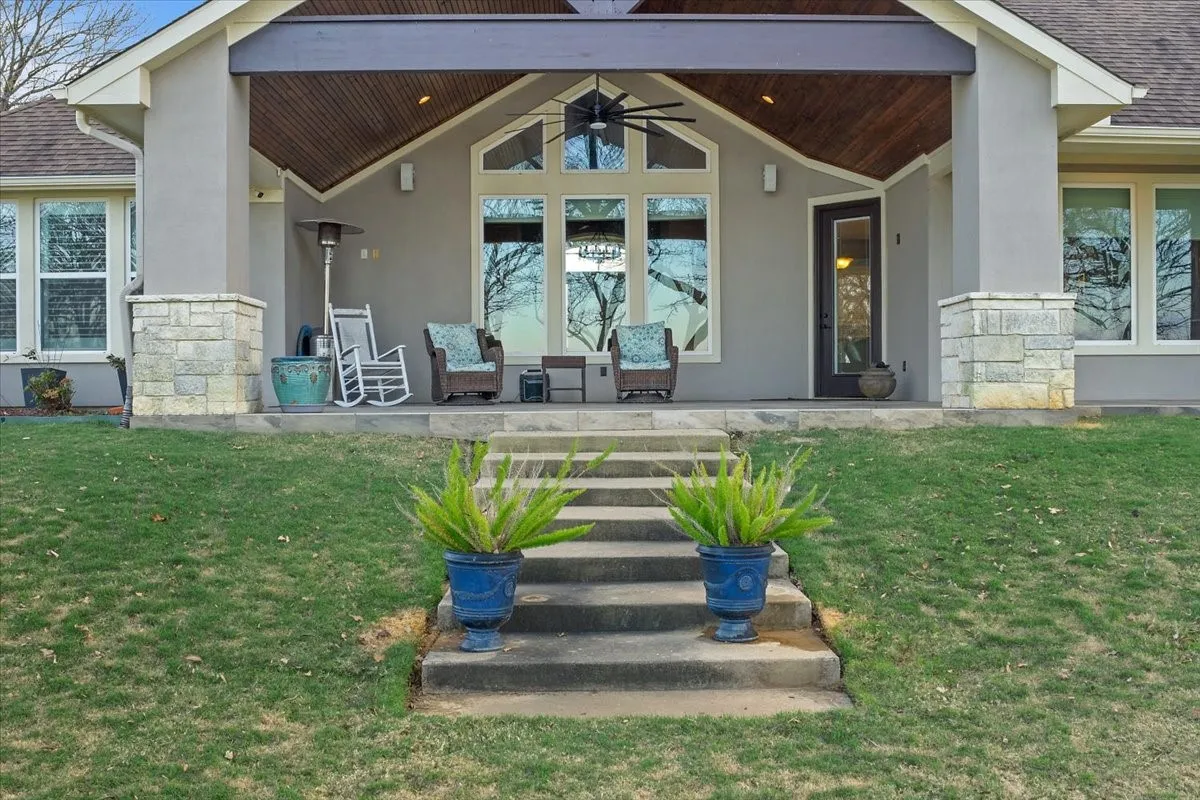 Single Family Residence For Sale in Navarro County , 603 El Barco, Corsicana, Texas 75109, 4 Bedroom, 4 Bathroom, 3 Garage spaces, 3,356 Sqft, built in 2014, mls#21158253, Real Estate Agent in Corsicana, Homes For Sale in Navarro county, Homes For Sale in Corsicana, Realtor in Corsicana Texas, Real Estate Brokerage Independent Realty Texas, Luminita Cordes Realtor