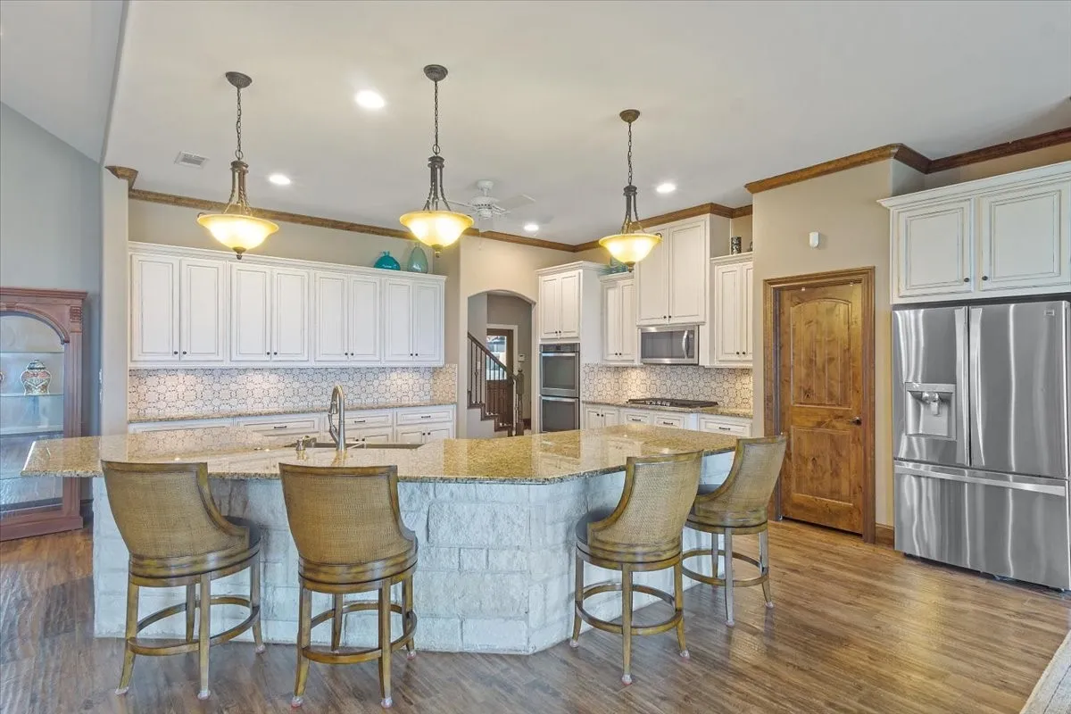 Single Family Residence For Sale in Navarro County , 603 El Barco, Corsicana, Texas 75109, 4 Bedroom, 4 Bathroom, 3 Garage spaces, 3,356 Sqft, built in 2014, mls#21158253, Real Estate Agent in Corsicana, Homes For Sale in Navarro county, Homes For Sale in Corsicana, Realtor in Corsicana Texas, Real Estate Brokerage Independent Realty Texas, Luminita Cordes Realtor