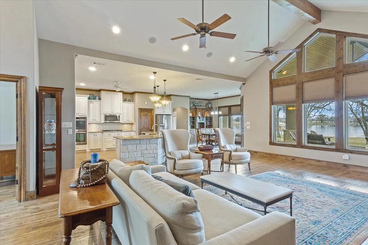 Single Family Residence For Sale in Navarro County , 603 El Barco, Corsicana, Texas 75109, 4 Bedroom, 4 Bathroom, 3 Garage spaces, 3,356 Sqft, built in 2014, mls#21158253, Real Estate Agent in Corsicana, Homes For Sale in Navarro county, Homes For Sale in Corsicana, Realtor in Corsicana Texas, Real Estate Brokerage Independent Realty Texas, Luminita Cordes Realtor