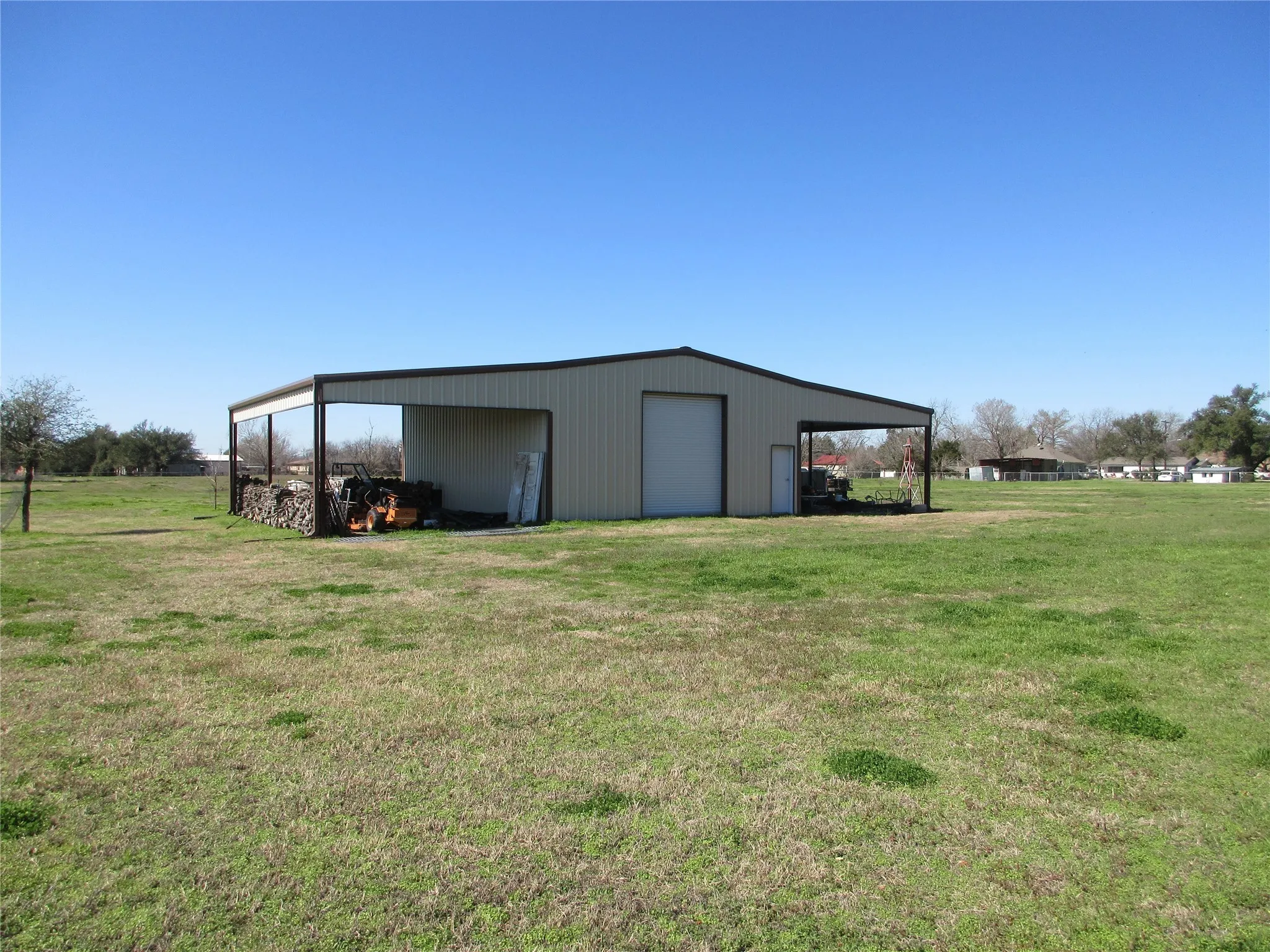 Single Family Residence For Sale in Falls County , 607 S First Street S, Rosebud, Texas 76570, 5 Bedrooms, 2 Bathrooms, Garage spaces, 2,311 Sqft, built in 1900, Price $775,000, mls#21163545, Real Estate Agent in Rosebud, Homes For Sale in Falls county, Homes For Sale in Rosebud, Realtor in Rosebud Texas, Real Estate Brokerage Independent Realty Texas, Luminita Cordes Realtor