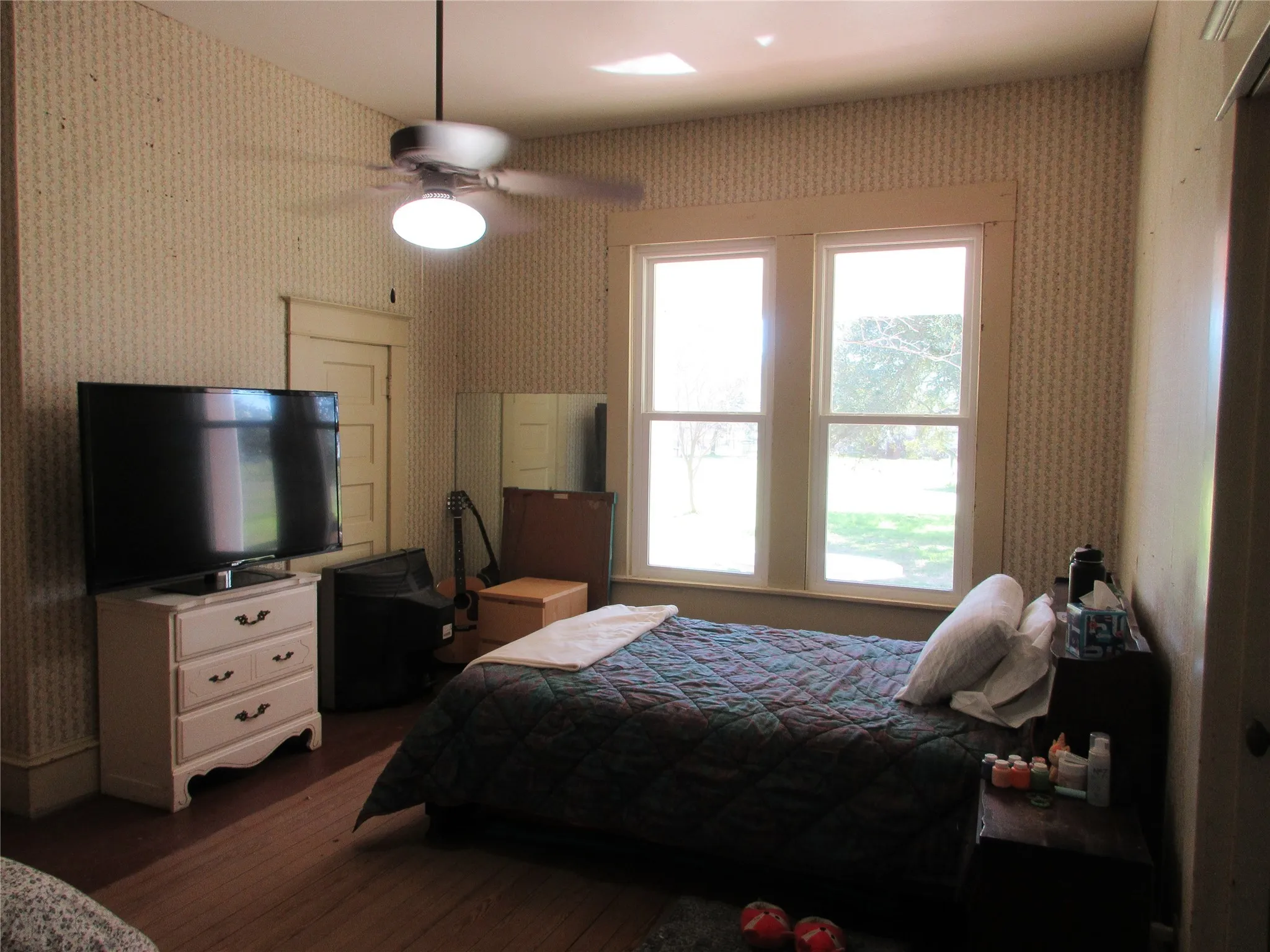 Single Family Residence For Sale in Falls County , 607 S First Street S, Rosebud, Texas 76570, 5 Bedrooms, 2 Bathrooms, Garage spaces, 2,311 Sqft, built in 1900, Price $775,000, mls#21163545, Real Estate Agent in Rosebud, Homes For Sale in Falls county, Homes For Sale in Rosebud, Realtor in Rosebud Texas, Real Estate Brokerage Independent Realty Texas, Luminita Cordes Realtor