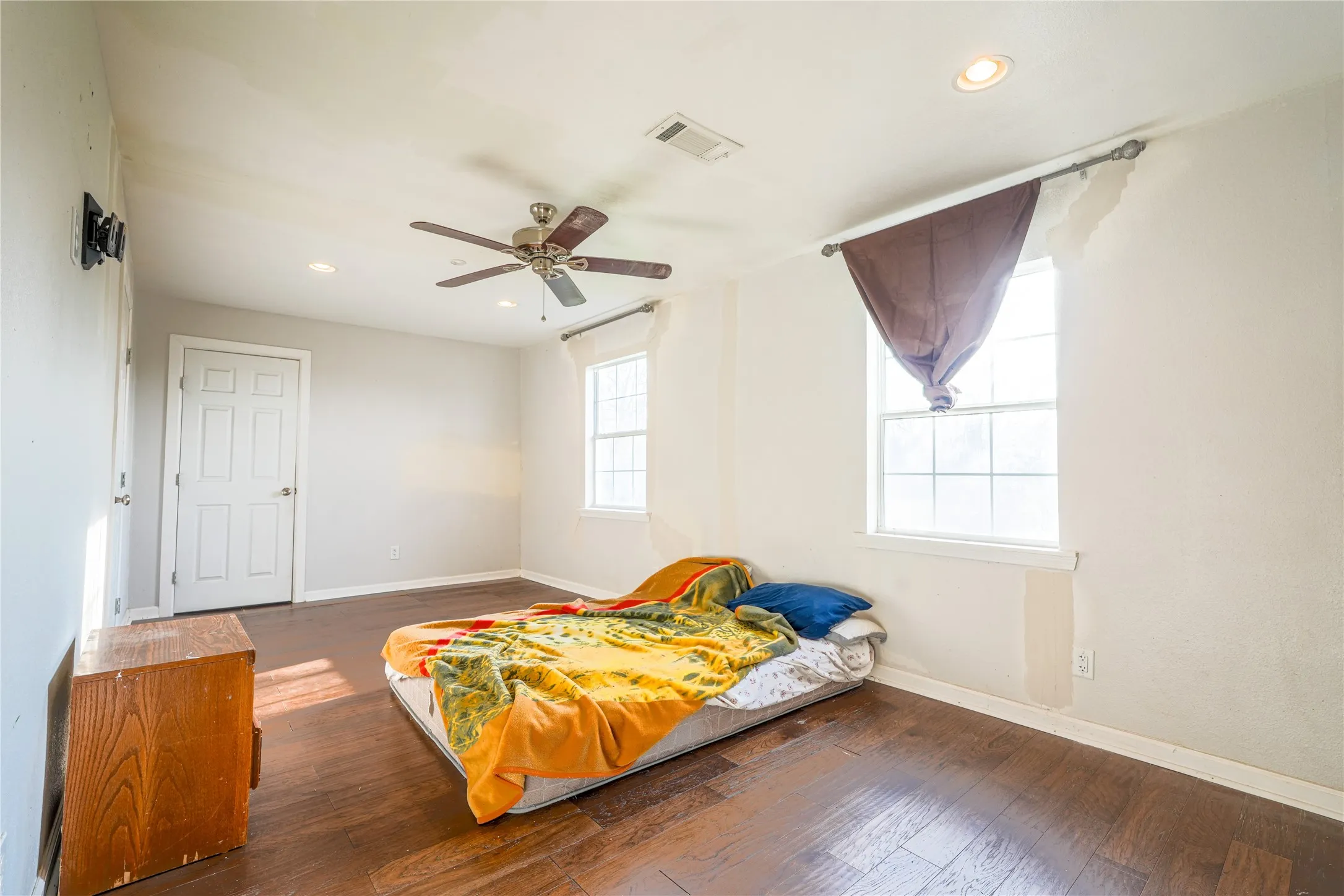 Single Family Residence For Sale in Mc Lennan County , 200 W Greenbriar Street, Robinson, Texas 76706, 3 Bedroom, 2 Bathroom, Garage spaces, 2,028 Sqft, built in 1950, Price $236,000, mls#21152778, Real Estate Agent in Robinson, Homes For Sale in Mc Lennan county, Homes For Sale in Robinson, Realtor in Robinson Texas, Real Estate Brokerage Independent Realty Texas, Luminita Cordes Realtor