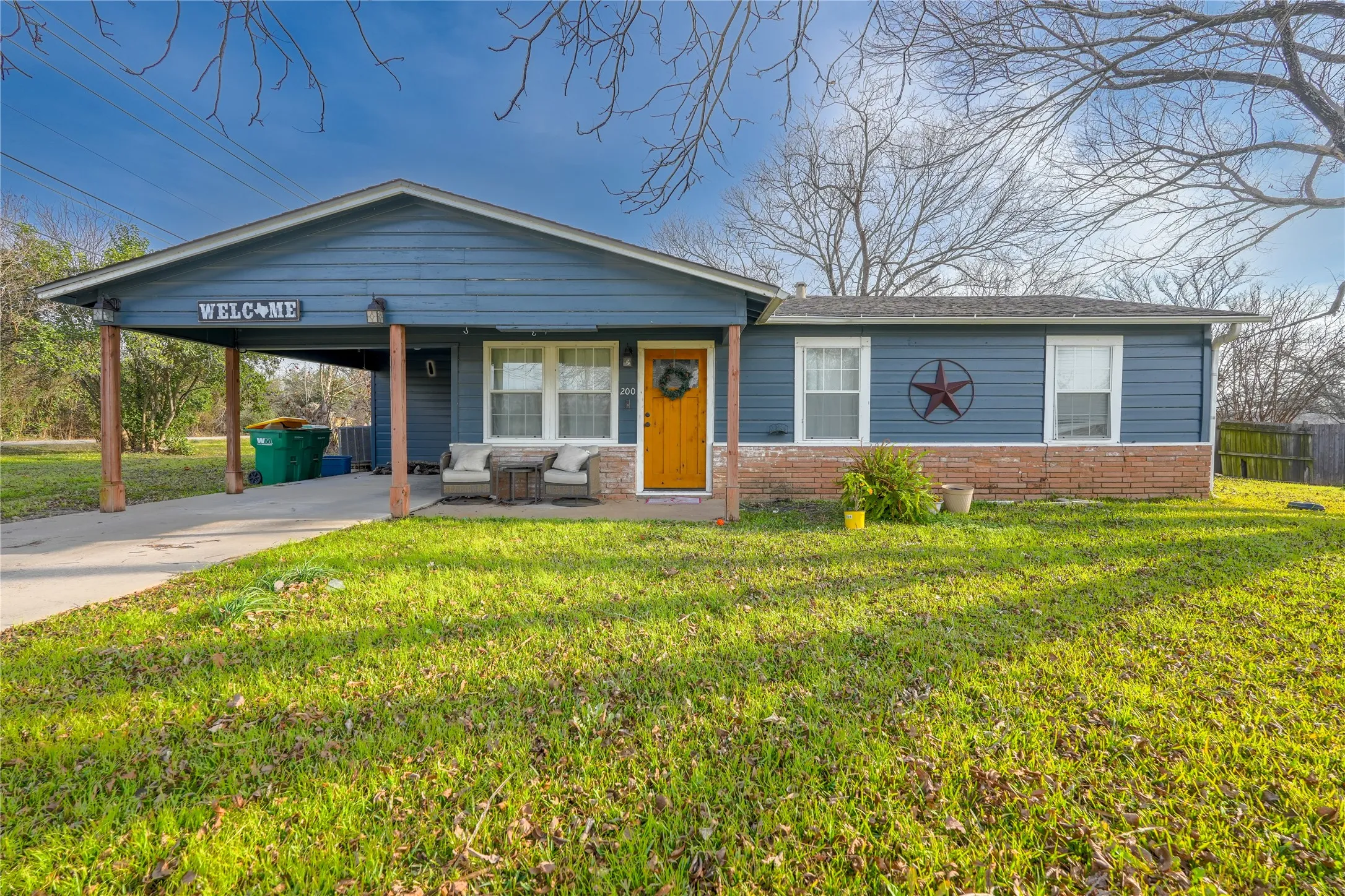Single Family Residence For Sale in Mc Lennan County , 200 W Greenbriar Street, Robinson, Texas 76706, 3 Bedroom, 2 Bathroom, Garage spaces, 2,028 Sqft, built in 1950, Price $236,000, mls#21152778, Real Estate Agent in Robinson, Homes For Sale in Mc Lennan county, Homes For Sale in Robinson, Realtor in Robinson Texas, Real Estate Brokerage Independent Realty Texas, Luminita Cordes Realtor