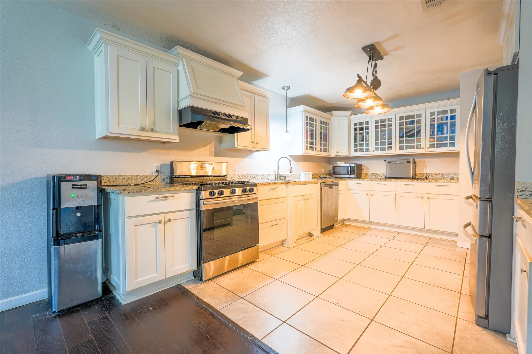 Single Family Residence For Sale in Mc Lennan County , 200 W Greenbriar Street, Robinson, Texas 76706, 3 Bedroom, 2 Bathroom, Garage spaces, 2,028 Sqft, built in 1950, Price $236,000, mls#21152778, Real Estate Agent in Robinson, Homes For Sale in Mc Lennan county, Homes For Sale in Robinson, Realtor in Robinson Texas, Real Estate Brokerage Independent Realty Texas, Luminita Cordes Realtor