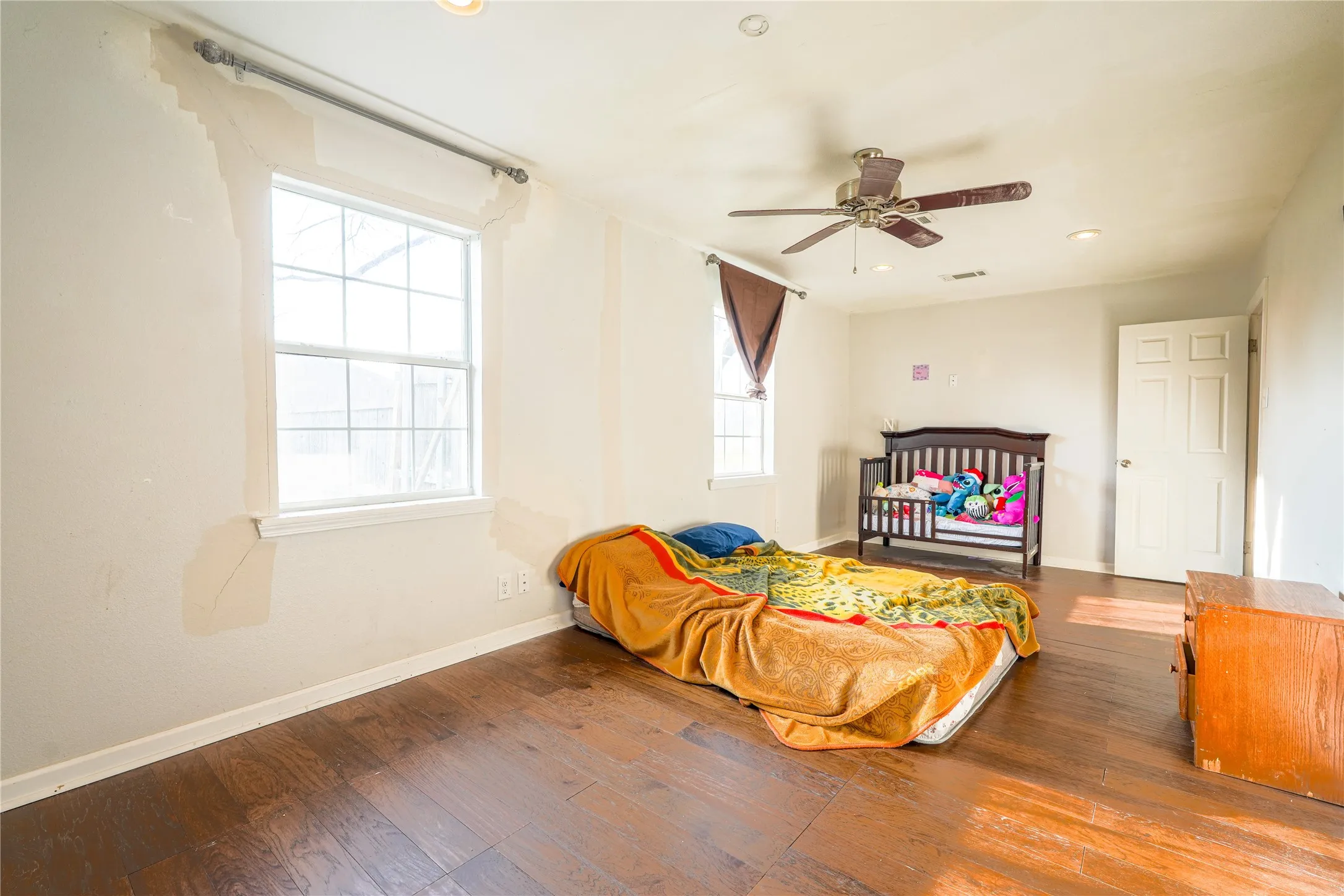 Single Family Residence For Sale in Mc Lennan County , 200 W Greenbriar Street, Robinson, Texas 76706, 3 Bedroom, 2 Bathroom, Garage spaces, 2,028 Sqft, built in 1950, Price $236,000, mls#21152778, Real Estate Agent in Robinson, Homes For Sale in Mc Lennan county, Homes For Sale in Robinson, Realtor in Robinson Texas, Real Estate Brokerage Independent Realty Texas, Luminita Cordes Realtor