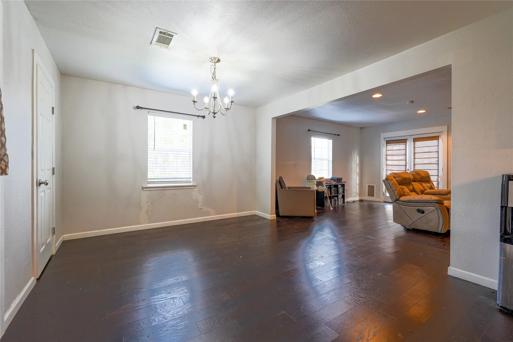 Single Family Residence For Sale in Mc Lennan County , 200 W Greenbriar Street, Robinson, Texas 76706, 3 Bedroom, 2 Bathroom, Garage spaces, 2,028 Sqft, built in 1950, Price $236,000, mls#21152778, Real Estate Agent in Robinson, Homes For Sale in Mc Lennan county, Homes For Sale in Robinson, Realtor in Robinson Texas, Real Estate Brokerage Independent Realty Texas, Luminita Cordes Realtor
