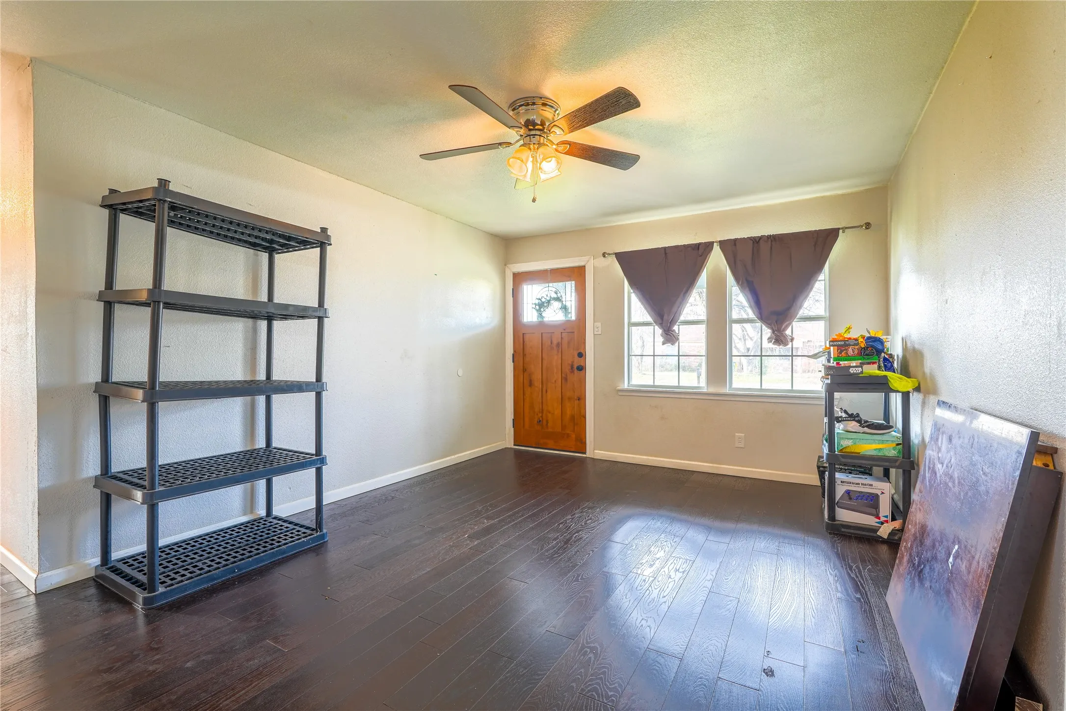 Single Family Residence For Sale in Mc Lennan County , 200 W Greenbriar Street, Robinson, Texas 76706, 3 Bedroom, 2 Bathroom, Garage spaces, 2,028 Sqft, built in 1950, Price $236,000, mls#21152778, Real Estate Agent in Robinson, Homes For Sale in Mc Lennan county, Homes For Sale in Robinson, Realtor in Robinson Texas, Real Estate Brokerage Independent Realty Texas, Luminita Cordes Realtor