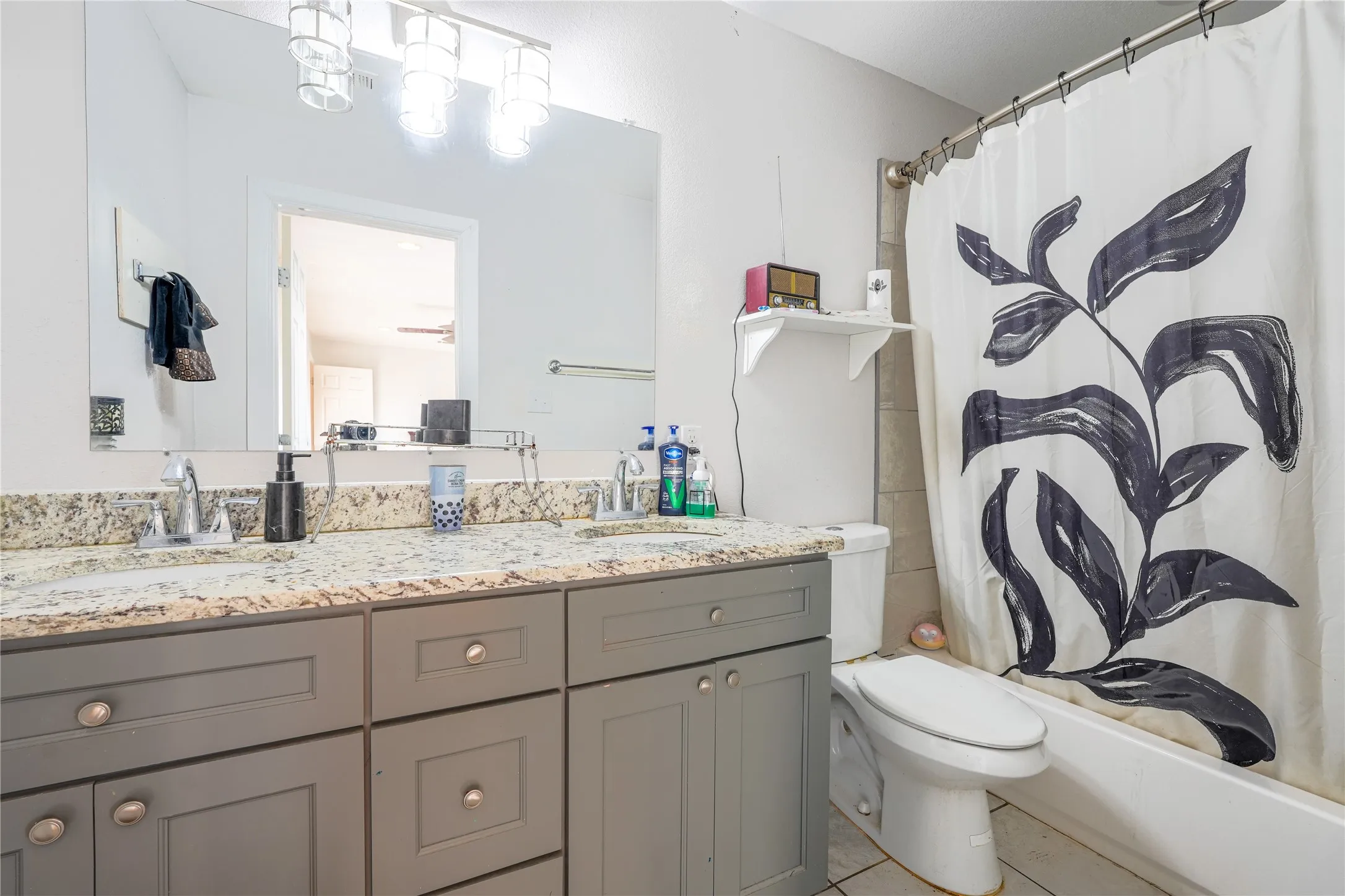 Single Family Residence For Sale in Mc Lennan County , 200 W Greenbriar Street, Robinson, Texas 76706, 3 Bedroom, 2 Bathroom, Garage spaces, 2,028 Sqft, built in 1950, Price $236,000, mls#21152778, Real Estate Agent in Robinson, Homes For Sale in Mc Lennan county, Homes For Sale in Robinson, Realtor in Robinson Texas, Real Estate Brokerage Independent Realty Texas, Luminita Cordes Realtor