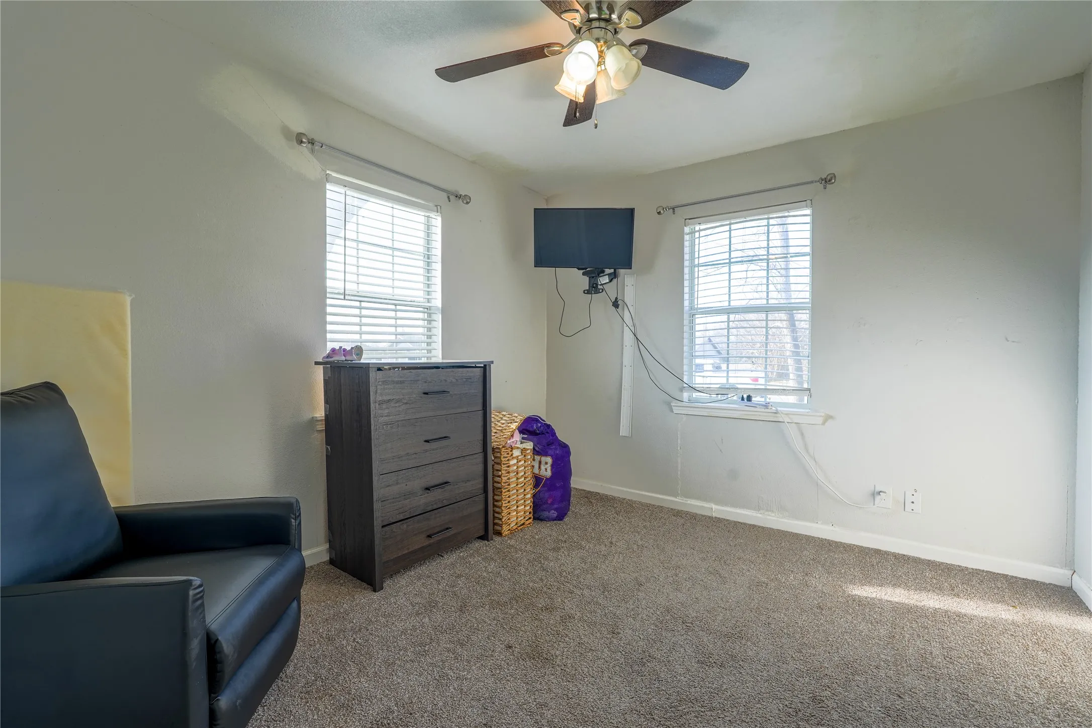 Single Family Residence For Sale in Mc Lennan County , 200 W Greenbriar Street, Robinson, Texas 76706, 3 Bedroom, 2 Bathroom, Garage spaces, 2,028 Sqft, built in 1950, Price $236,000, mls#21152778, Real Estate Agent in Robinson, Homes For Sale in Mc Lennan county, Homes For Sale in Robinson, Realtor in Robinson Texas, Real Estate Brokerage Independent Realty Texas, Luminita Cordes Realtor