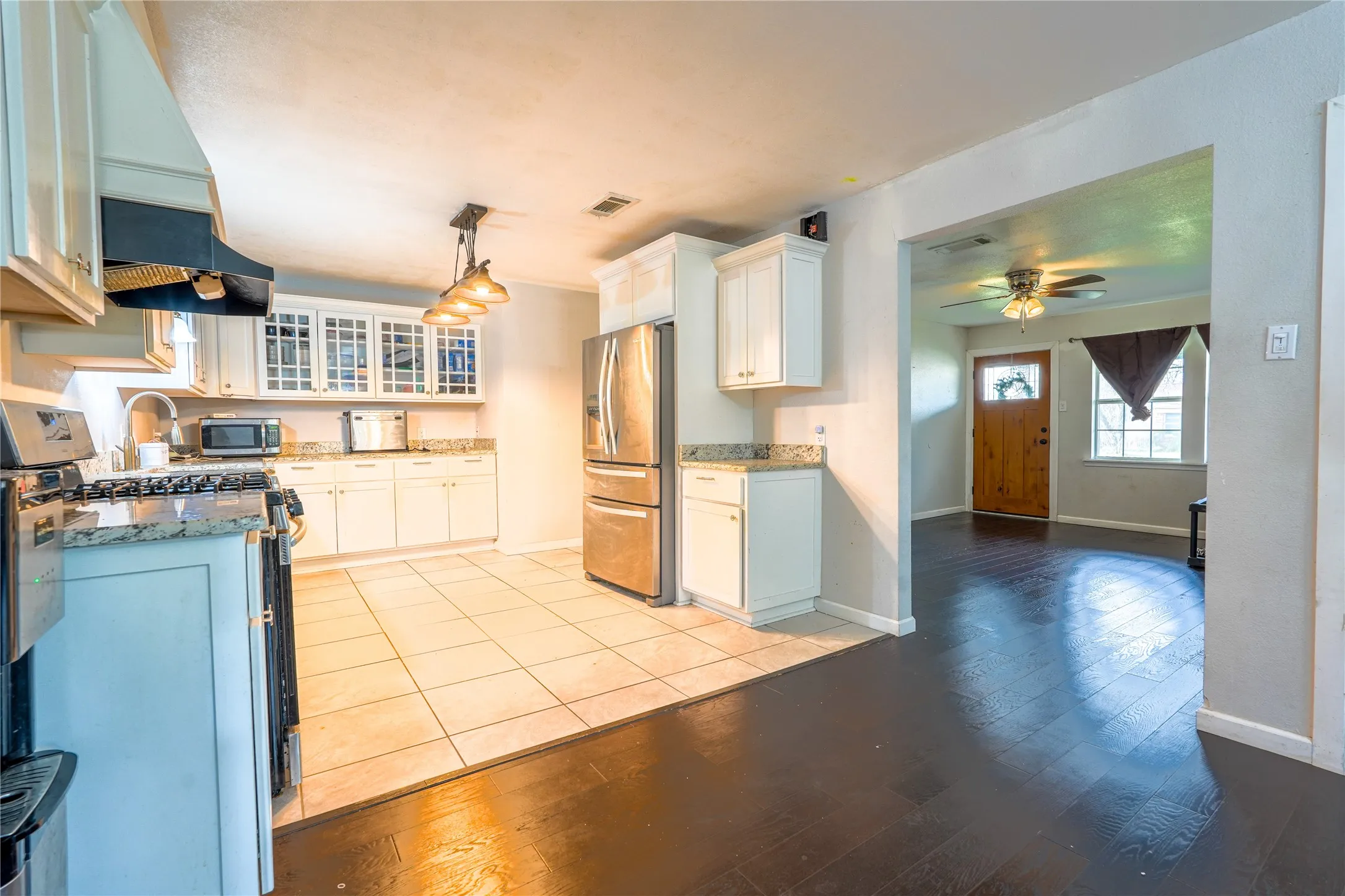 Single Family Residence For Sale in Mc Lennan County , 200 W Greenbriar Street, Robinson, Texas 76706, 3 Bedroom, 2 Bathroom, Garage spaces, 2,028 Sqft, built in 1950, Price $236,000, mls#21152778, Real Estate Agent in Robinson, Homes For Sale in Mc Lennan county, Homes For Sale in Robinson, Realtor in Robinson Texas, Real Estate Brokerage Independent Realty Texas, Luminita Cordes Realtor