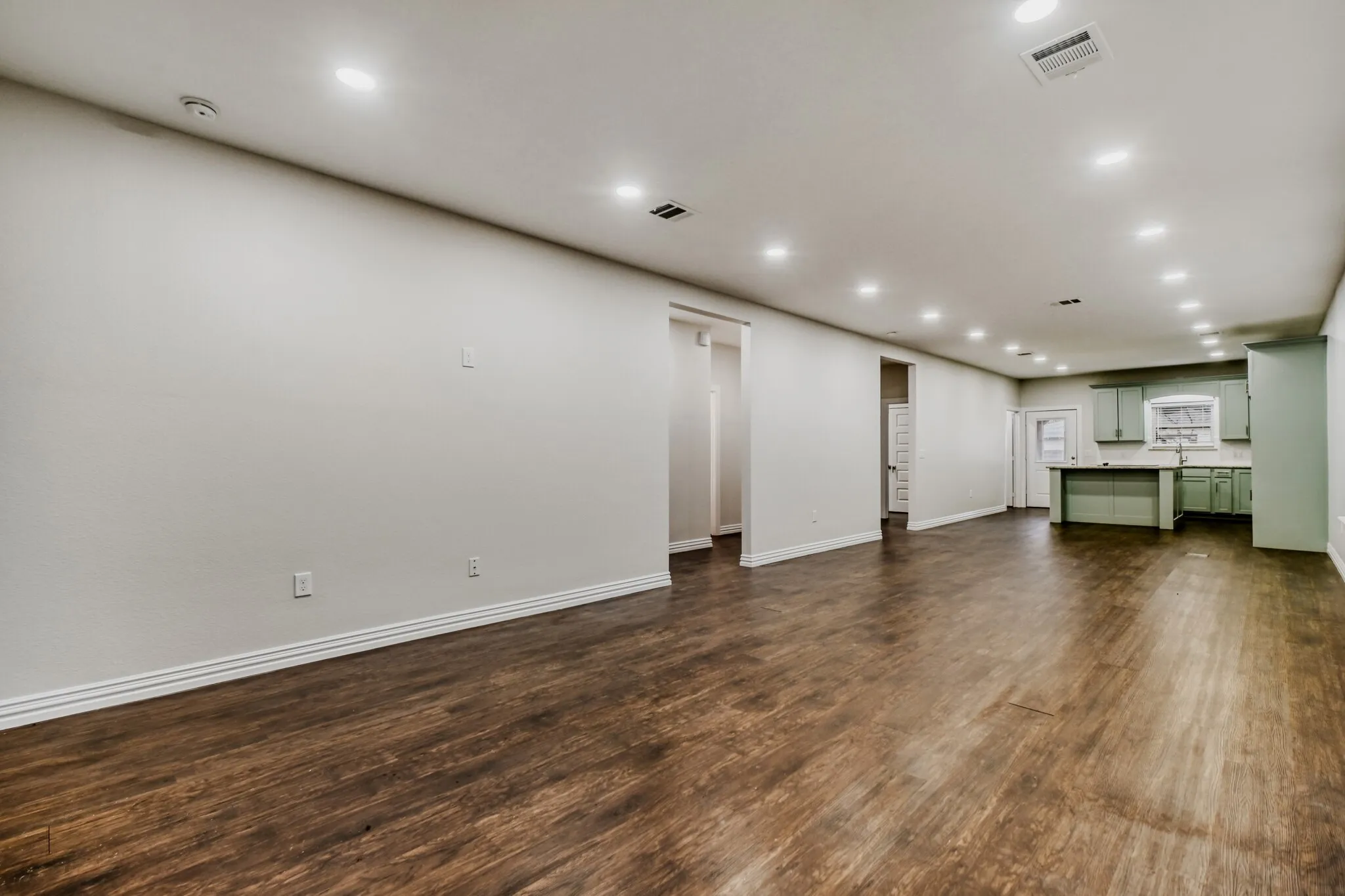 Single Family Residence For Sale in Dallas County , 713 S Willomet Avenue, Dallas, Texas 75208, 3 Bedroom, 2 Bathroom, Garage spaces, 1,612 Sqft, built in 2021, mls#21124878, Real Estate Agent in Dallas, Homes For Sale in Dallas county, Homes For Sale in Dallas, Realtor in Dallas Texas, Real Estate Brokerage Independent Realty Texas, Luminita Cordes Realtor