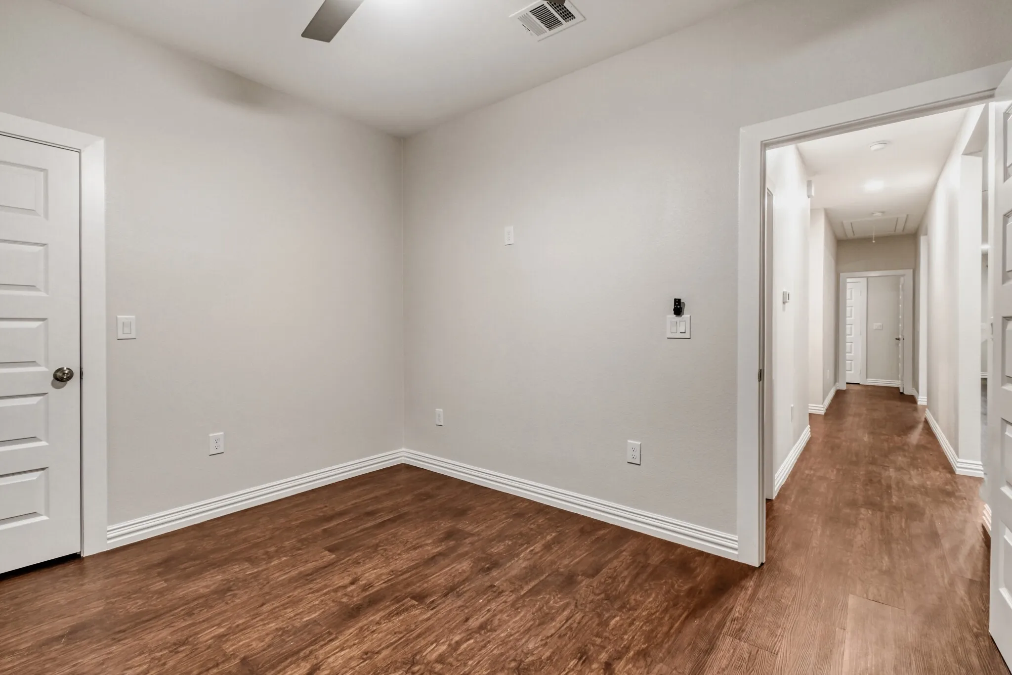 Single Family Residence For Sale in Dallas County , 713 S Willomet Avenue, Dallas, Texas 75208, 3 Bedroom, 2 Bathroom, Garage spaces, 1,612 Sqft, built in 2021, mls#21124878, Real Estate Agent in Dallas, Homes For Sale in Dallas county, Homes For Sale in Dallas, Realtor in Dallas Texas, Real Estate Brokerage Independent Realty Texas, Luminita Cordes Realtor