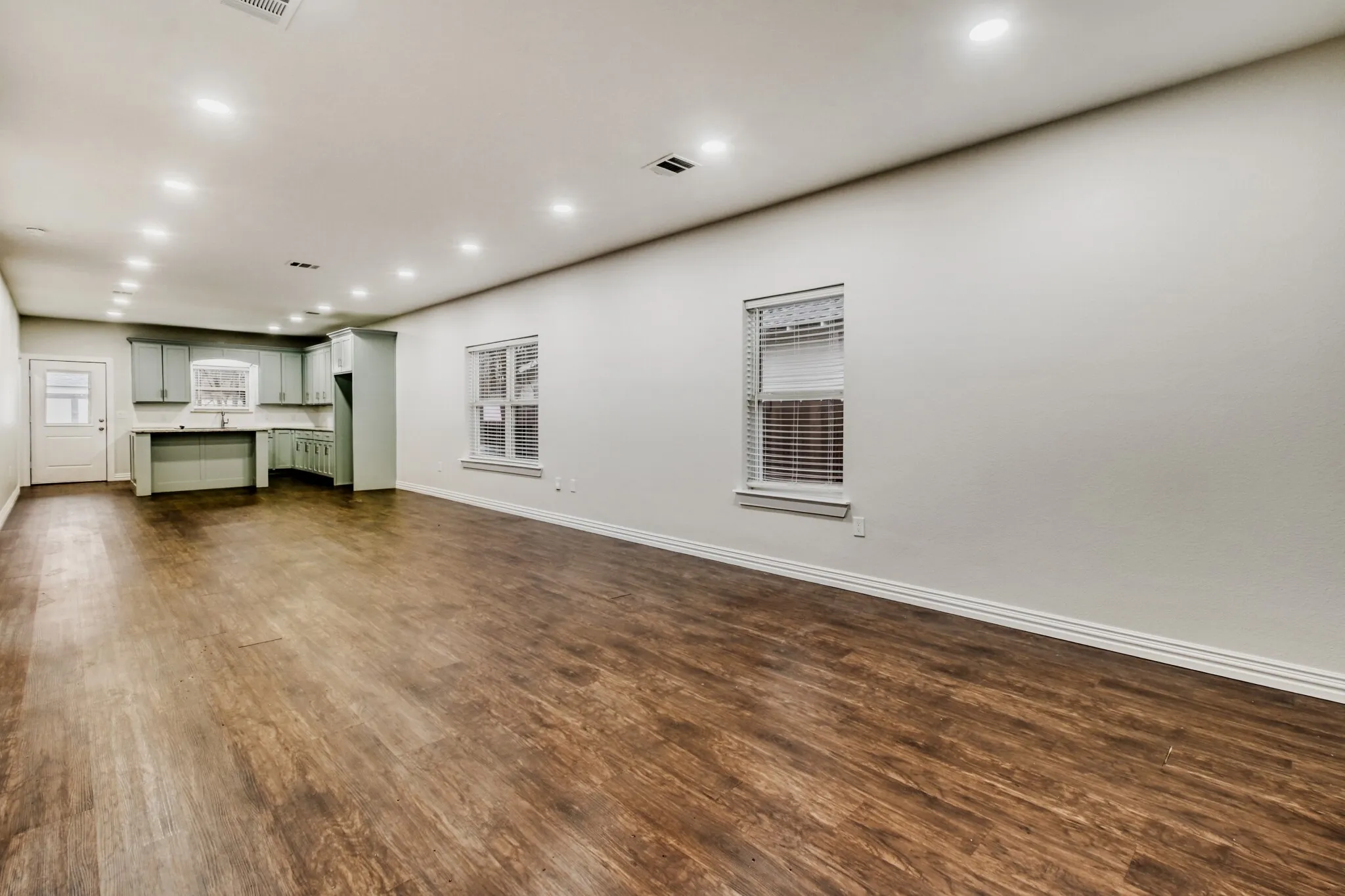 Single Family Residence For Sale in Dallas County , 713 S Willomet Avenue, Dallas, Texas 75208, 3 Bedroom, 2 Bathroom, Garage spaces, 1,612 Sqft, built in 2021, mls#21124878, Real Estate Agent in Dallas, Homes For Sale in Dallas county, Homes For Sale in Dallas, Realtor in Dallas Texas, Real Estate Brokerage Independent Realty Texas, Luminita Cordes Realtor