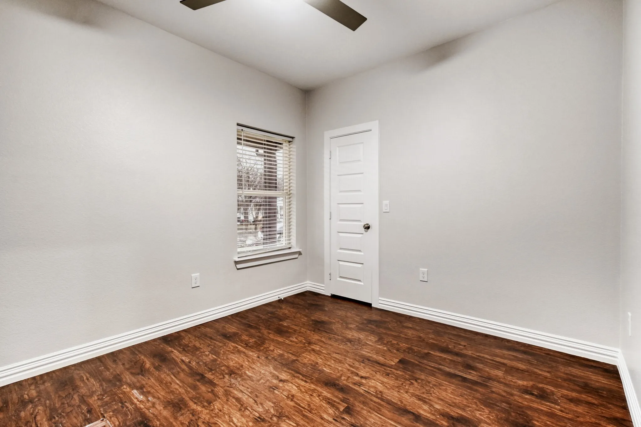 Single Family Residence For Sale in Dallas County , 713 S Willomet Avenue, Dallas, Texas 75208, 3 Bedroom, 2 Bathroom, Garage spaces, 1,612 Sqft, built in 2021, mls#21124878, Real Estate Agent in Dallas, Homes For Sale in Dallas county, Homes For Sale in Dallas, Realtor in Dallas Texas, Real Estate Brokerage Independent Realty Texas, Luminita Cordes Realtor
