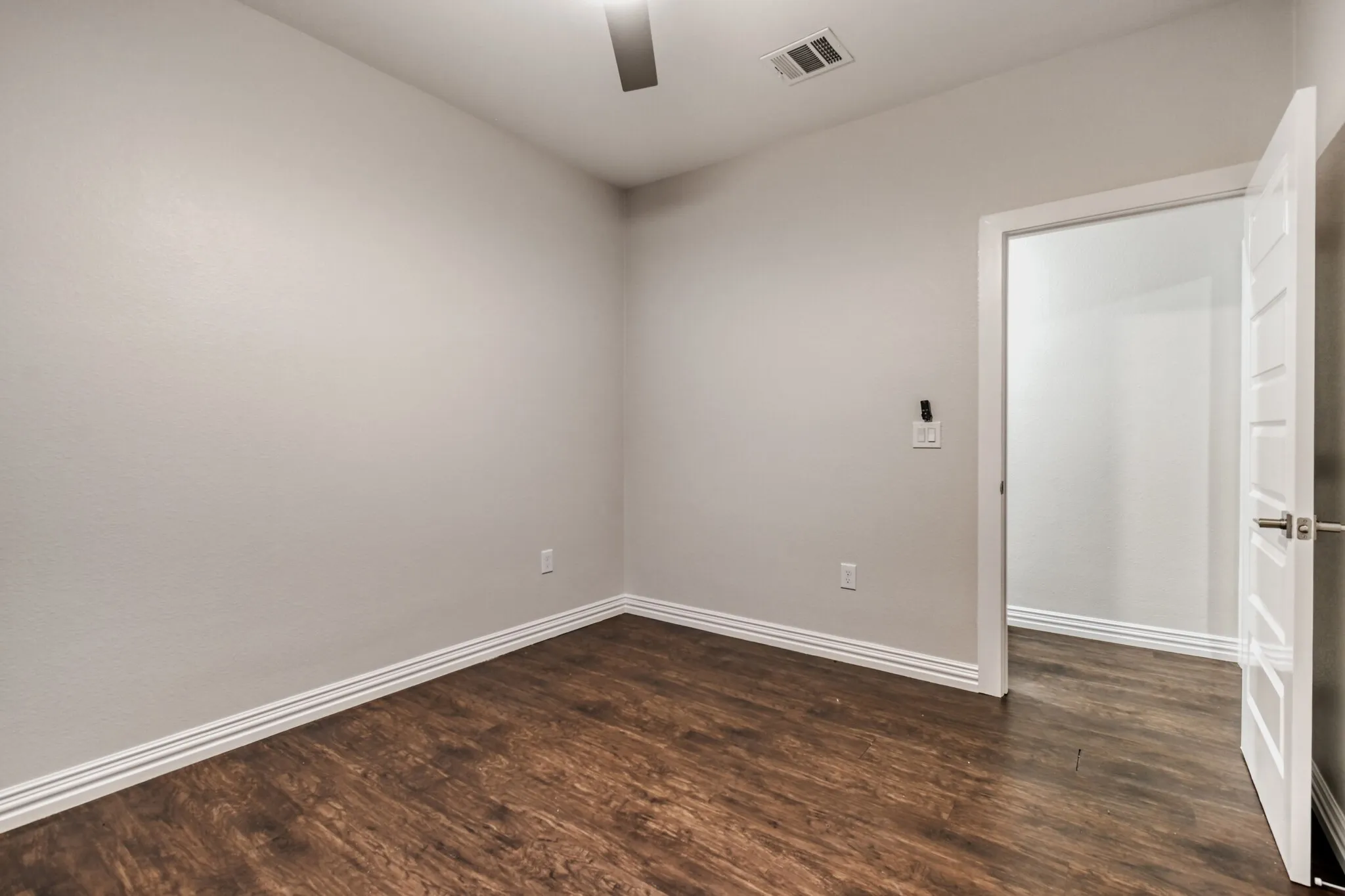 Single Family Residence For Sale in Dallas County , 713 S Willomet Avenue, Dallas, Texas 75208, 3 Bedroom, 2 Bathroom, Garage spaces, 1,612 Sqft, built in 2021, mls#21124878, Real Estate Agent in Dallas, Homes For Sale in Dallas county, Homes For Sale in Dallas, Realtor in Dallas Texas, Real Estate Brokerage Independent Realty Texas, Luminita Cordes Realtor