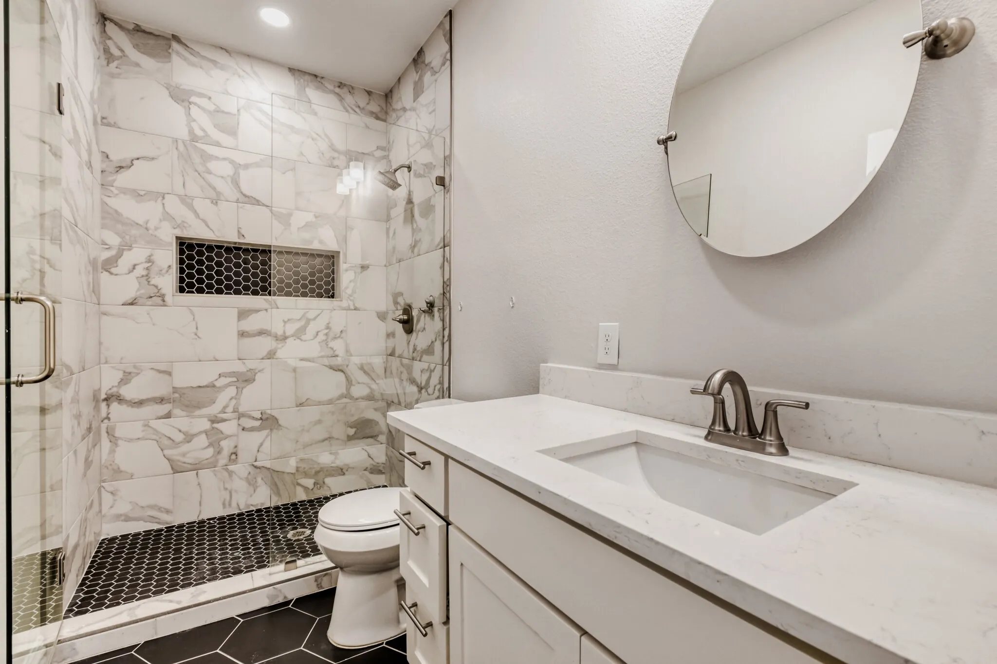 Single Family Residence For Sale in Dallas County , 713 S Willomet Avenue, Dallas, Texas 75208, 3 Bedroom, 2 Bathroom, Garage spaces, 1,612 Sqft, built in 2021, mls#21124878, Real Estate Agent in Dallas, Homes For Sale in Dallas county, Homes For Sale in Dallas, Realtor in Dallas Texas, Real Estate Brokerage Independent Realty Texas, Luminita Cordes Realtor