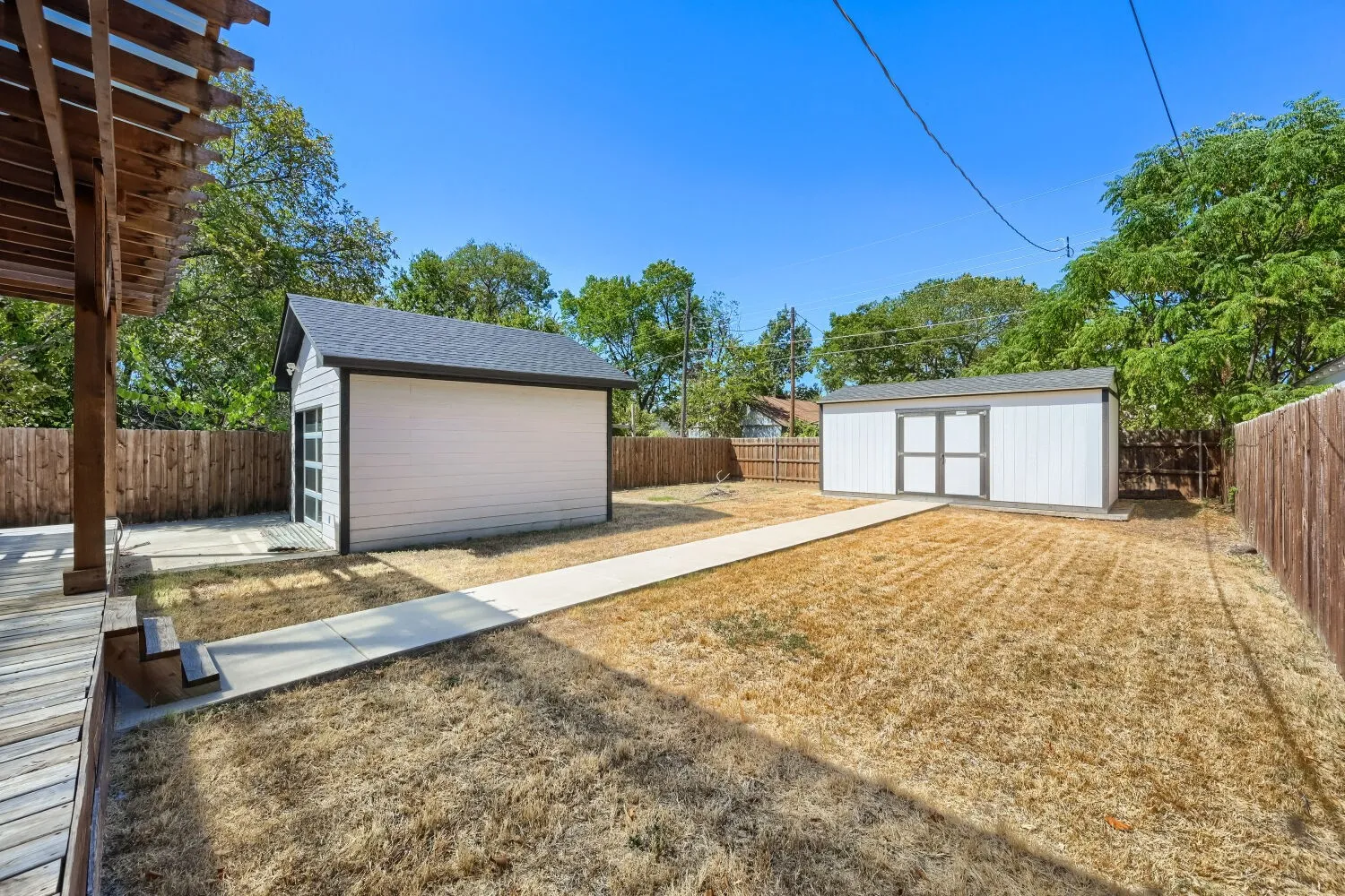 Single Family Residence For Sale in Dallas County , 713 S Willomet Avenue, Dallas, Texas 75208, 3 Bedroom, 2 Bathroom, Garage spaces, 1,612 Sqft, built in 2021, mls#21124878, Real Estate Agent in Dallas, Homes For Sale in Dallas county, Homes For Sale in Dallas, Realtor in Dallas Texas, Real Estate Brokerage Independent Realty Texas, Luminita Cordes Realtor