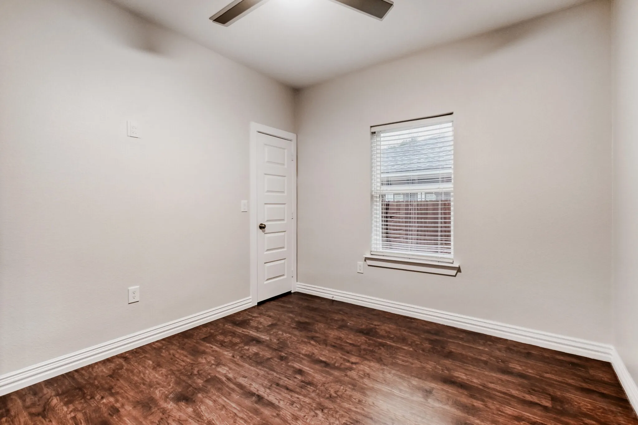 Single Family Residence For Sale in Dallas County , 713 S Willomet Avenue, Dallas, Texas 75208, 3 Bedroom, 2 Bathroom, Garage spaces, 1,612 Sqft, built in 2021, mls#21124878, Real Estate Agent in Dallas, Homes For Sale in Dallas county, Homes For Sale in Dallas, Realtor in Dallas Texas, Real Estate Brokerage Independent Realty Texas, Luminita Cordes Realtor