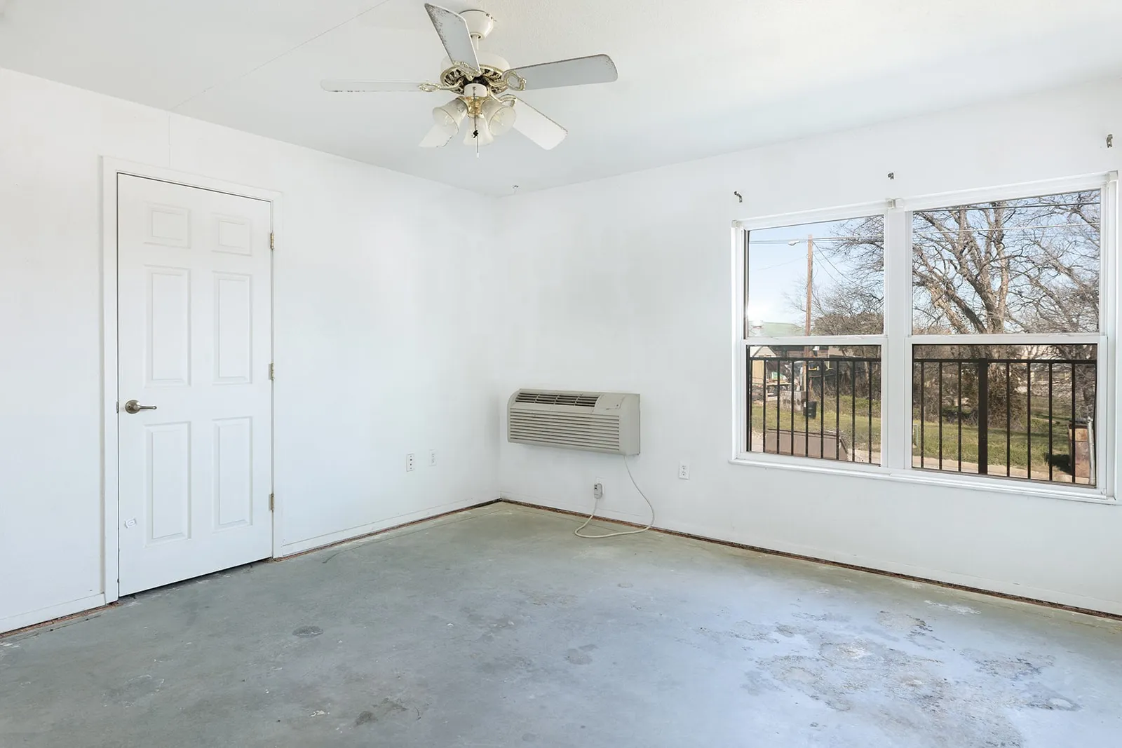 Apartment For Sale in Mc Culloch County , 104 E Fifth Street, Brady, Texas 76825, 0, 0, Garage spaces, 3,998 Sqft, built in 1965, mls#21163786, Real Estate Agent in Brady, Homes For Sale in Mc Culloch county, Homes For Sale in Brady, Realtor in Brady Texas, Real Estate Brokerage Independent Realty Texas, Luminita Cordes Realtor