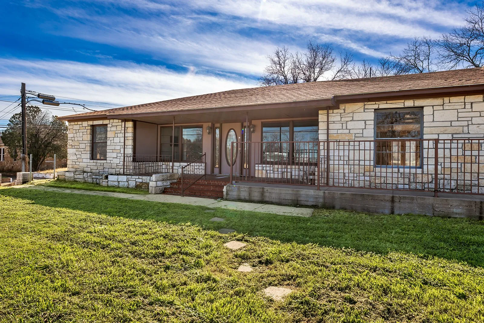 Apartment For Sale in Mc Culloch County , 104 E Fifth Street, Brady, Texas 76825, 0, 0, Garage spaces, 3,998 Sqft, built in 1965, mls#21163786, Real Estate Agent in Brady, Homes For Sale in Mc Culloch county, Homes For Sale in Brady, Realtor in Brady Texas, Real Estate Brokerage Independent Realty Texas, Luminita Cordes Realtor