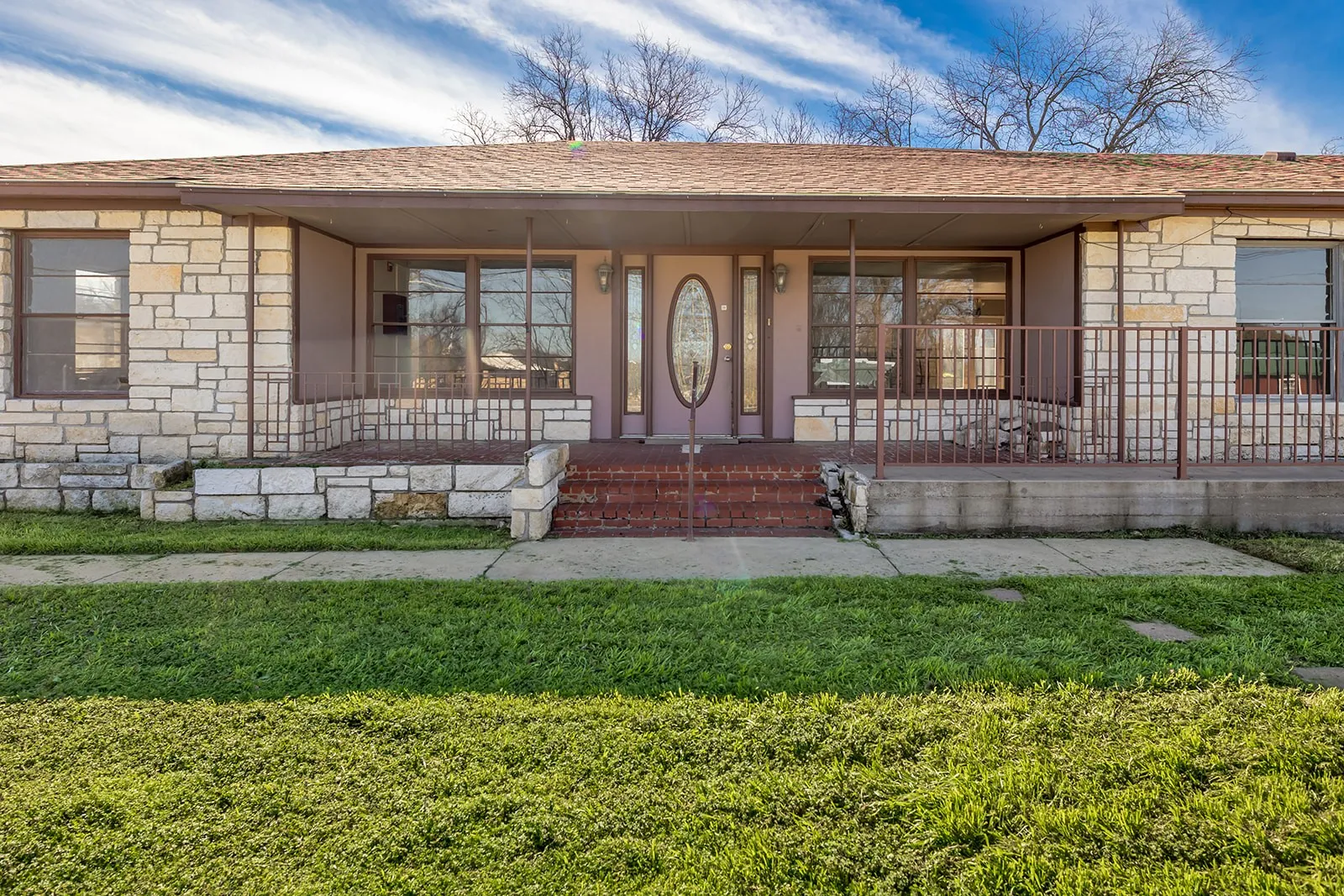Apartment For Sale in Mc Culloch County , 104 E Fifth Street, Brady, Texas 76825, 0, 0, Garage spaces, 3,998 Sqft, built in 1965, mls#21163786, Real Estate Agent in Brady, Homes For Sale in Mc Culloch county, Homes For Sale in Brady, Realtor in Brady Texas, Real Estate Brokerage Independent Realty Texas, Luminita Cordes Realtor