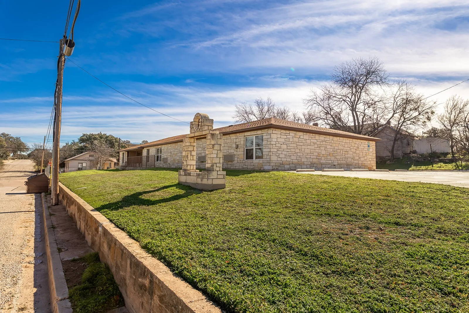 Apartment For Sale in Mc Culloch County , 104 E Fifth Street, Brady, Texas 76825, 0, 0, Garage spaces, 3,998 Sqft, built in 1965, mls#21163786, Real Estate Agent in Brady, Homes For Sale in Mc Culloch county, Homes For Sale in Brady, Realtor in Brady Texas, Real Estate Brokerage Independent Realty Texas, Luminita Cordes Realtor