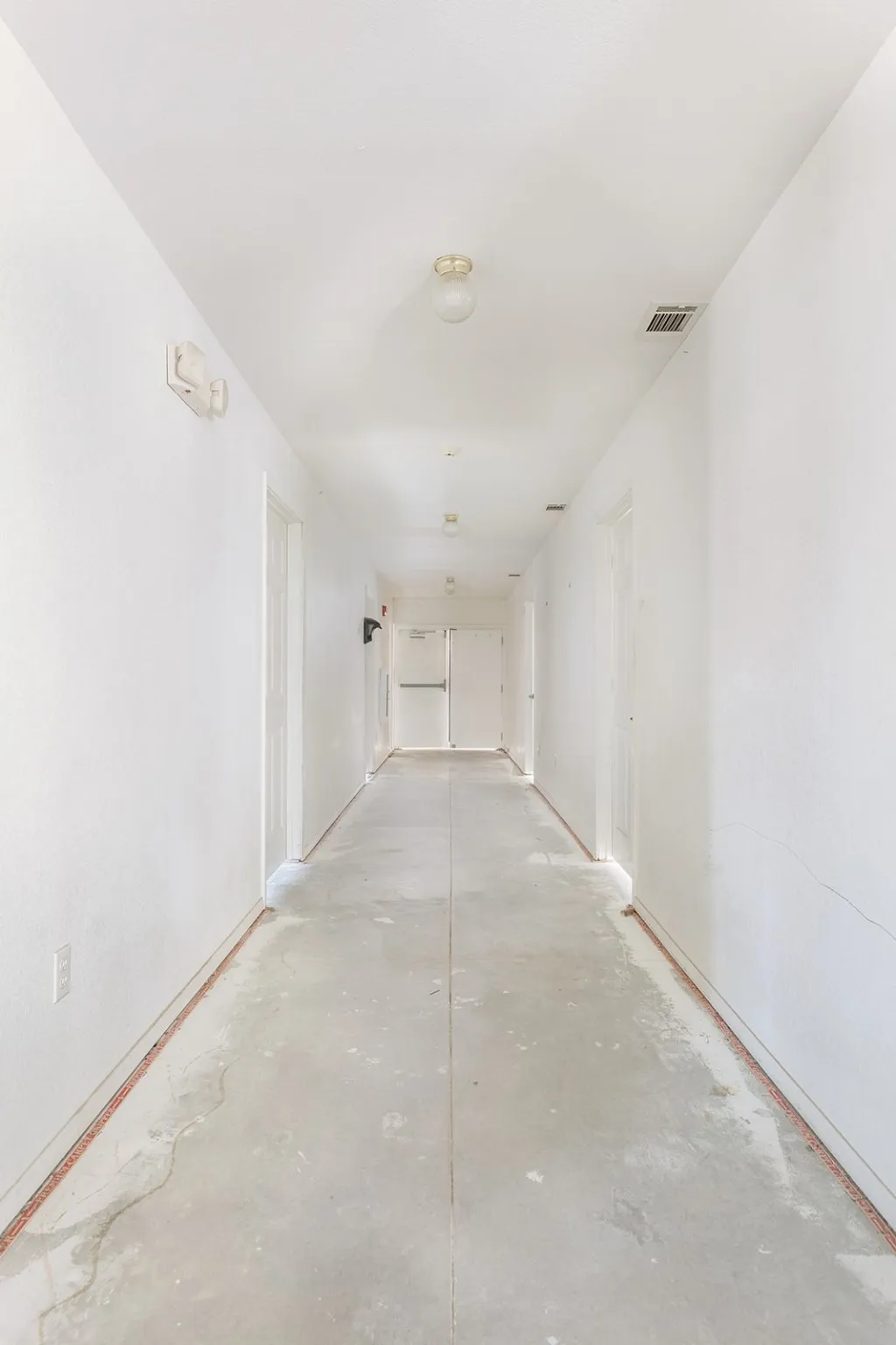 Apartment For Sale in Mc Culloch County , 104 E Fifth Street, Brady, Texas 76825, 0, 0, Garage spaces, 3,998 Sqft, built in 1965, mls#21163786, Real Estate Agent in Brady, Homes For Sale in Mc Culloch county, Homes For Sale in Brady, Realtor in Brady Texas, Real Estate Brokerage Independent Realty Texas, Luminita Cordes Realtor