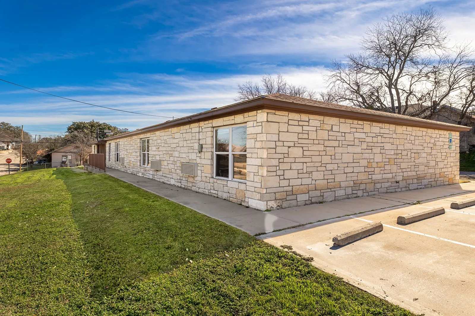 Apartment For Sale in Mc Culloch County , 104 E Fifth Street, Brady, Texas 76825, 0, 0, Garage spaces, 3,998 Sqft, built in 1965, mls#21163786, Real Estate Agent in Brady, Homes For Sale in Mc Culloch county, Homes For Sale in Brady, Realtor in Brady Texas, Real Estate Brokerage Independent Realty Texas, Luminita Cordes Realtor