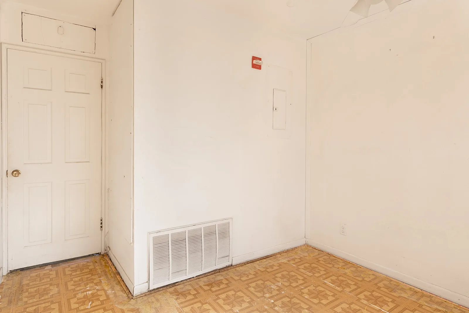 Apartment For Sale in Mc Culloch County , 104 E Fifth Street, Brady, Texas 76825, 0, 0, Garage spaces, 3,998 Sqft, built in 1965, mls#21163786, Real Estate Agent in Brady, Homes For Sale in Mc Culloch county, Homes For Sale in Brady, Realtor in Brady Texas, Real Estate Brokerage Independent Realty Texas, Luminita Cordes Realtor