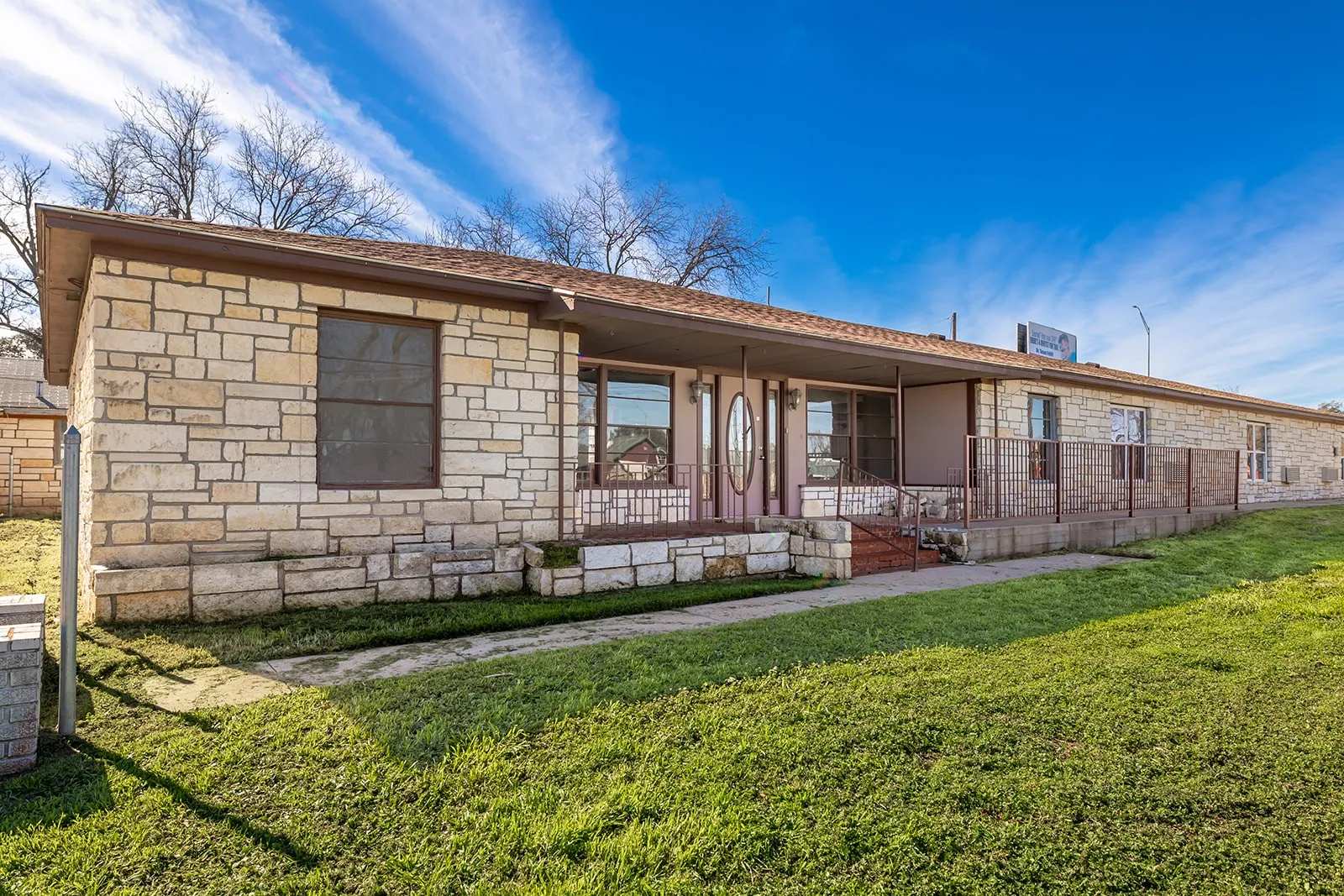 Apartment For Sale in Mc Culloch County , 104 E Fifth Street, Brady, Texas 76825, 0, 0, Garage spaces, 3,998 Sqft, built in 1965, mls#21163786, Real Estate Agent in Brady, Homes For Sale in Mc Culloch county, Homes For Sale in Brady, Realtor in Brady Texas, Real Estate Brokerage Independent Realty Texas, Luminita Cordes Realtor