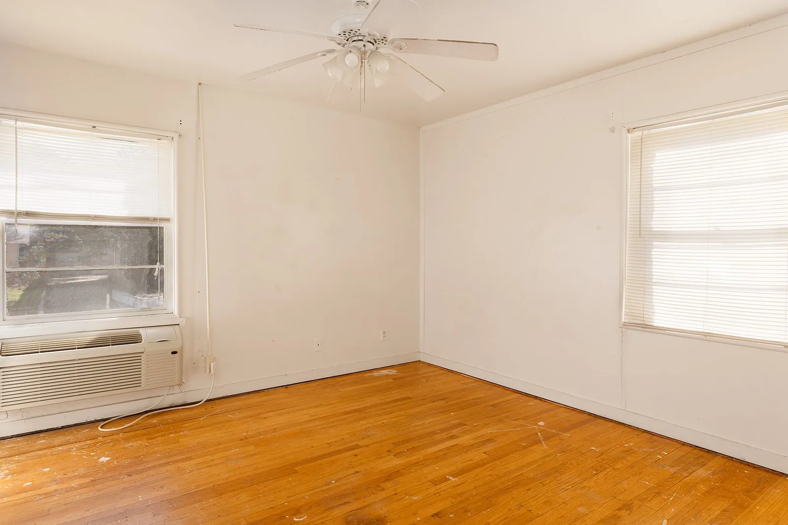 Apartment For Sale in Mc Culloch County , 104 E Fifth Street, Brady, Texas 76825, 0, 0, Garage spaces, 3,998 Sqft, built in 1965, mls#21163786, Real Estate Agent in Brady, Homes For Sale in Mc Culloch county, Homes For Sale in Brady, Realtor in Brady Texas, Real Estate Brokerage Independent Realty Texas, Luminita Cordes Realtor
