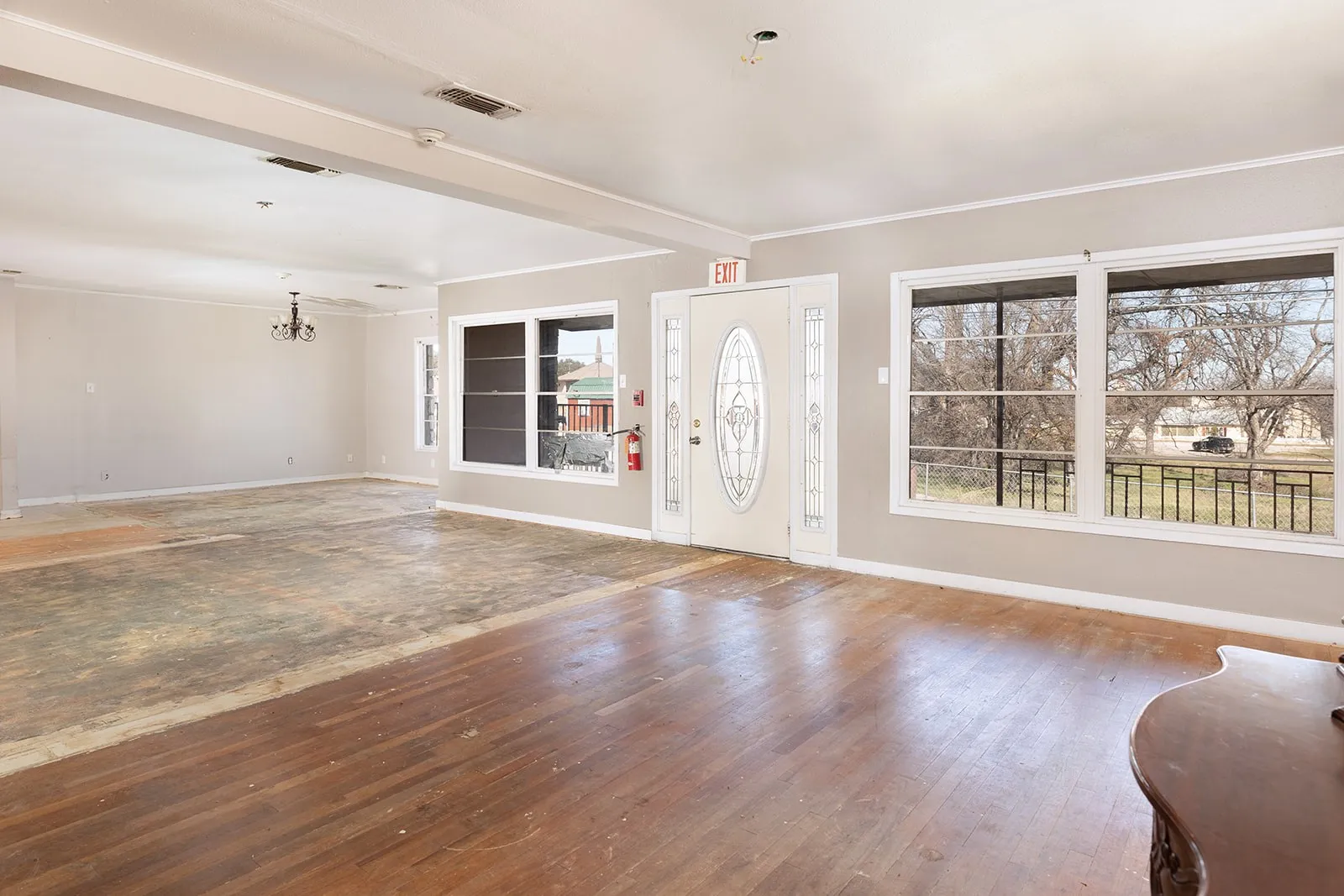 Apartment For Sale in Mc Culloch County , 104 E Fifth Street, Brady, Texas 76825, 0, 0, Garage spaces, 3,998 Sqft, built in 1965, mls#21163786, Real Estate Agent in Brady, Homes For Sale in Mc Culloch county, Homes For Sale in Brady, Realtor in Brady Texas, Real Estate Brokerage Independent Realty Texas, Luminita Cordes Realtor