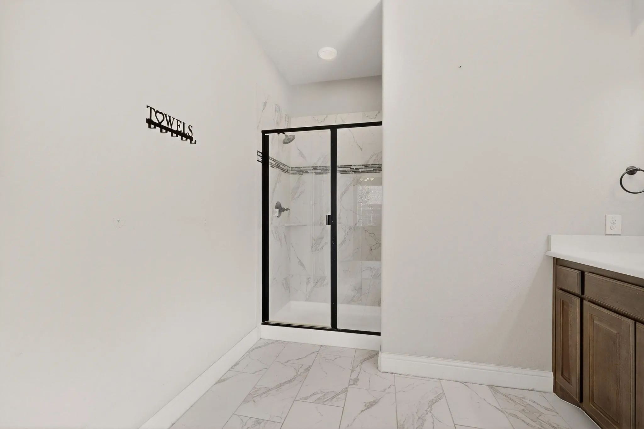 Single Family Residence For Sale in Tarrant County , 1025 Merion Drive, Fort Worth, Texas 76028, 4 Bedroom, 4 Bathroom, 2 Garage spaces, 3,675 Sqft, built in 2018, mls#21141806, Real Estate Agent in Fort Worth, Homes For Sale in Tarrant county, Homes For Sale in Fort Worth, Realtor in Fort Worth Texas, Real Estate Brokerage Independent Realty Texas, Luminita Cordes Realtor