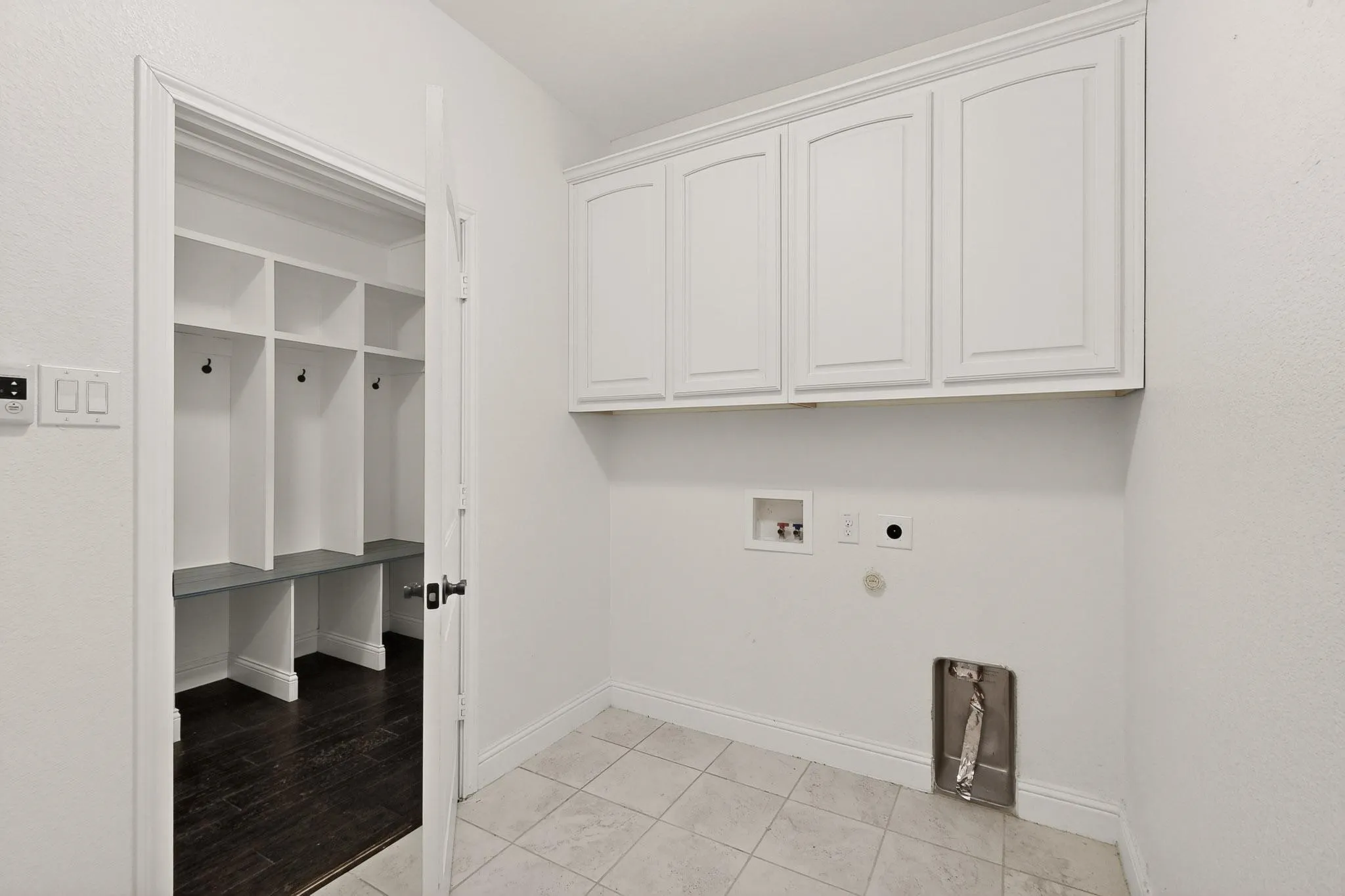 Single Family Residence For Sale in Tarrant County , 1025 Merion Drive, Fort Worth, Texas 76028, 4 Bedroom, 4 Bathroom, 2 Garage spaces, 3,675 Sqft, built in 2018, mls#21141806, Real Estate Agent in Fort Worth, Homes For Sale in Tarrant county, Homes For Sale in Fort Worth, Realtor in Fort Worth Texas, Real Estate Brokerage Independent Realty Texas, Luminita Cordes Realtor