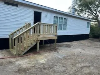 Great display of deck for backdoor exit.