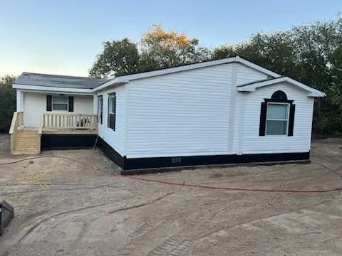 Contemperary and Modern looking Home from front.