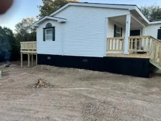Display of both front and back decks the side